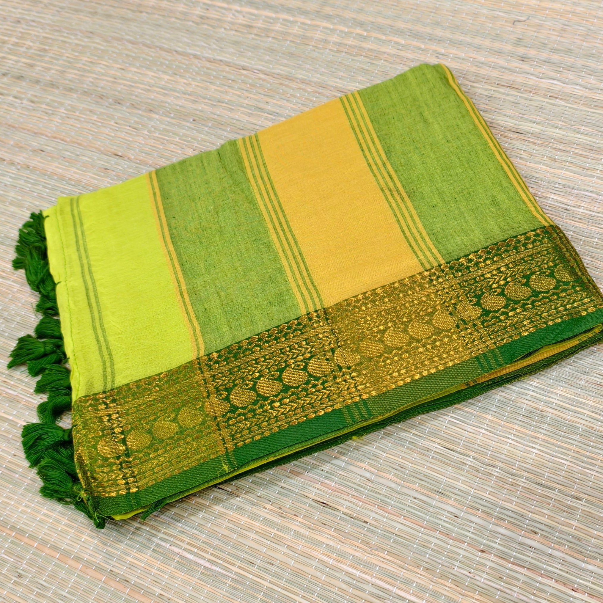 Premium mul cotton saree with kanchi border