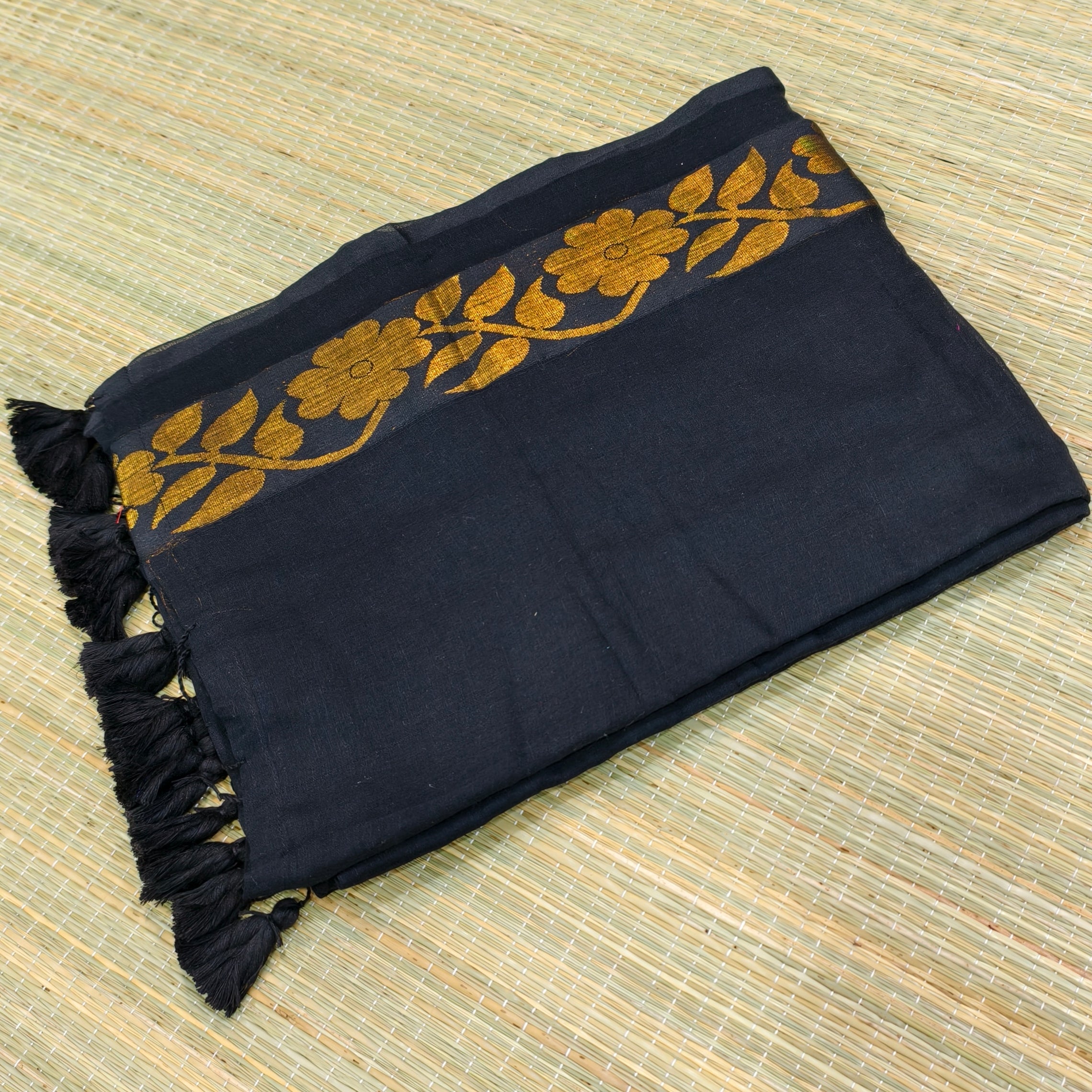 Premium mul cotton saree with zari border