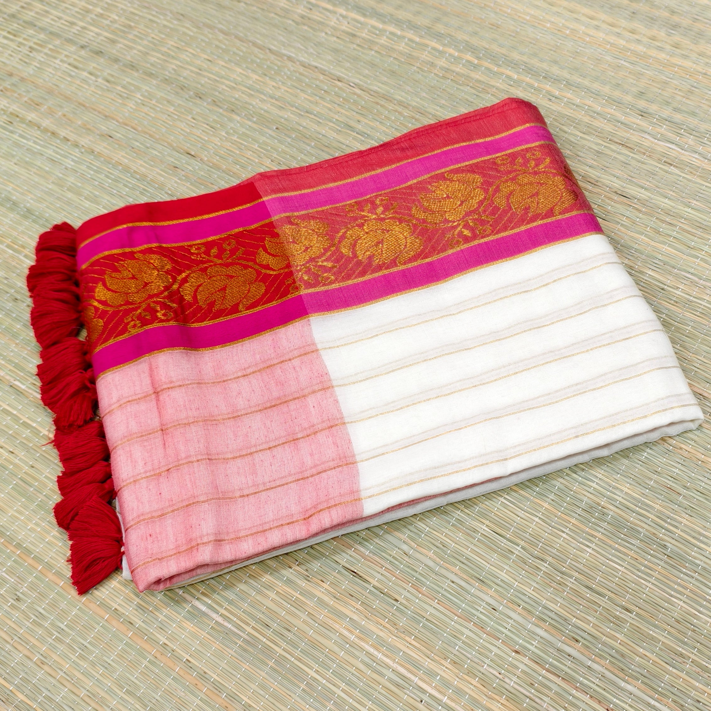 Premium mul cotton saree with kanchi border