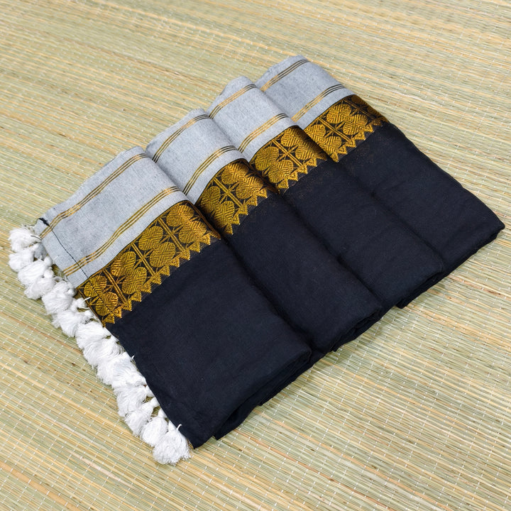 Premium mul cotton saree with kanchi border