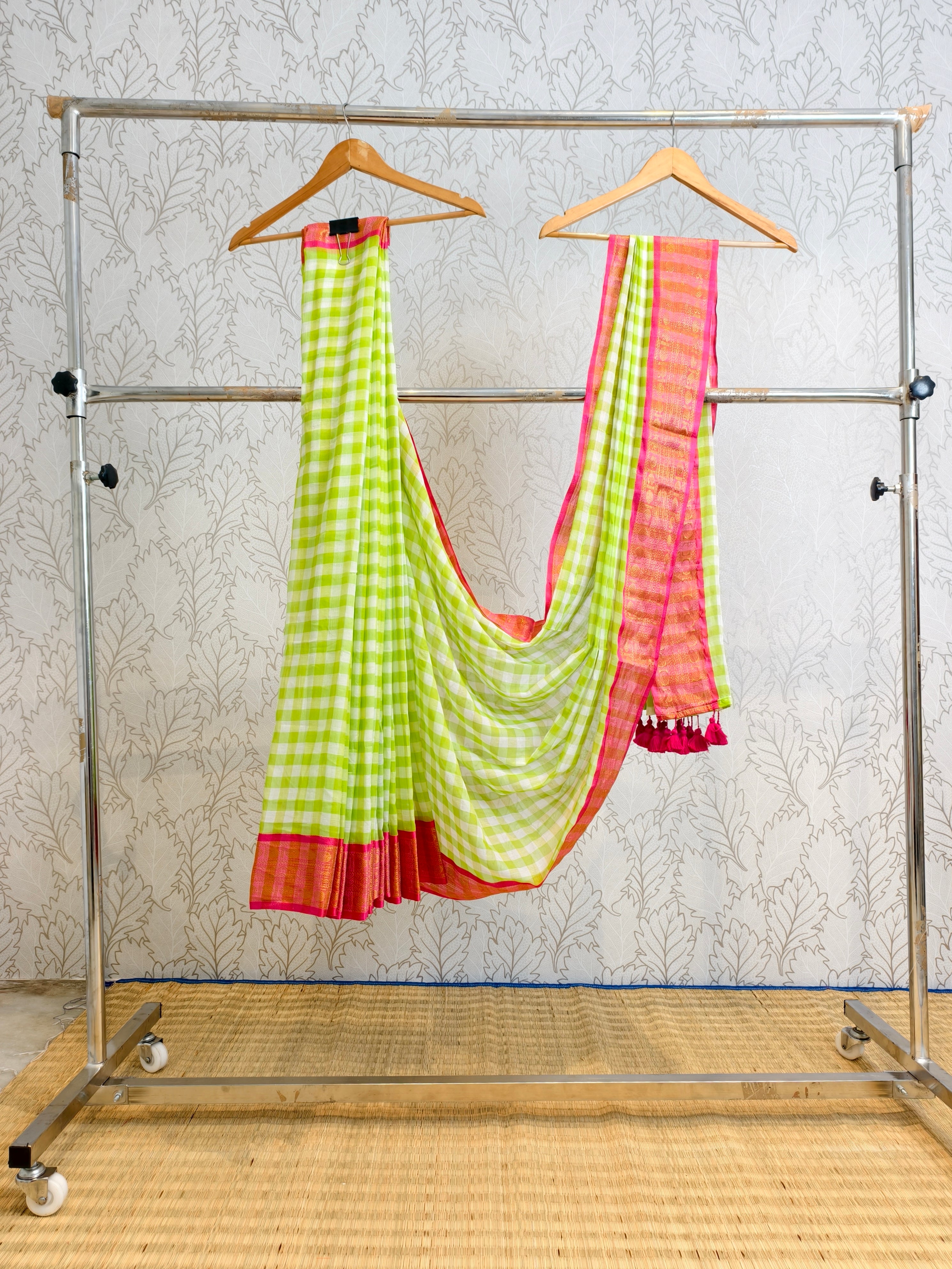Premium mul cotton check saree with kanchi border