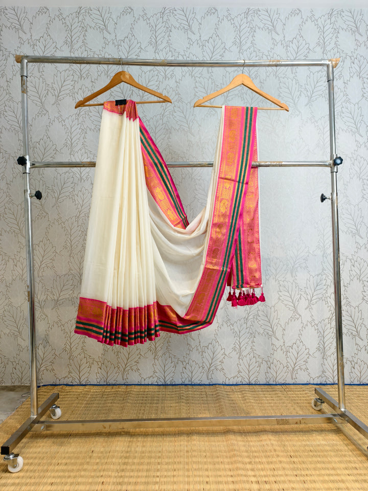 Mul cotton saree with kanchi border