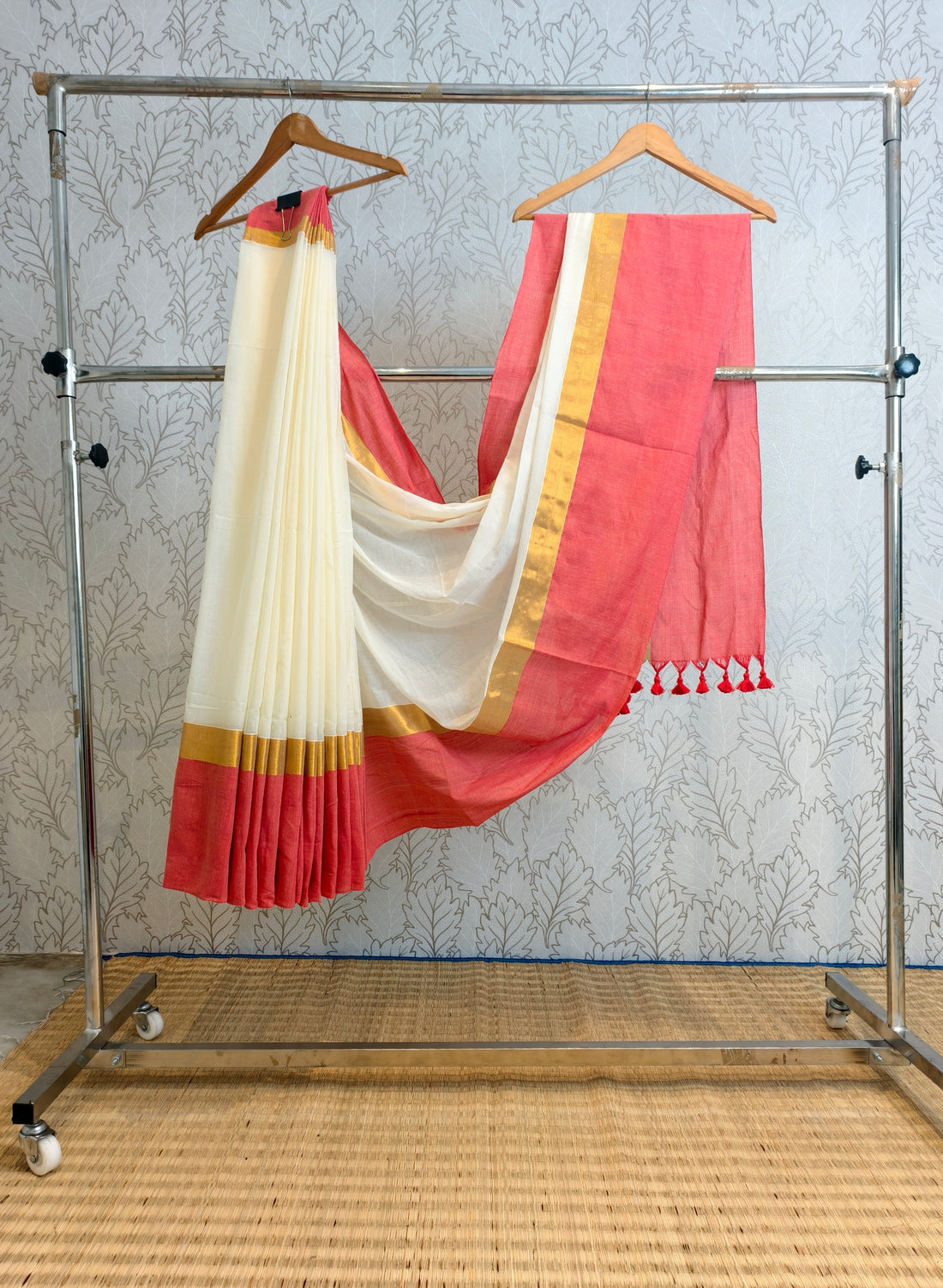 Premium mul cotton saree with big pink border