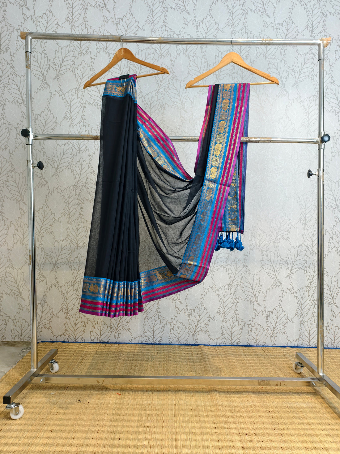Premium mul cotton saree with kanchi border