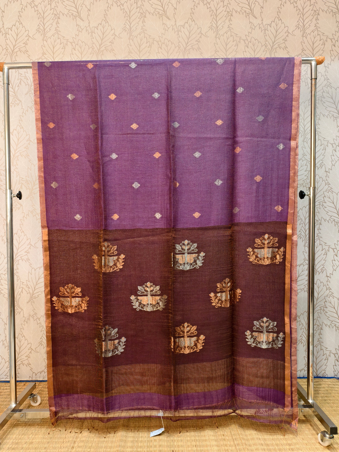 Linen silk saree with muslin pallu