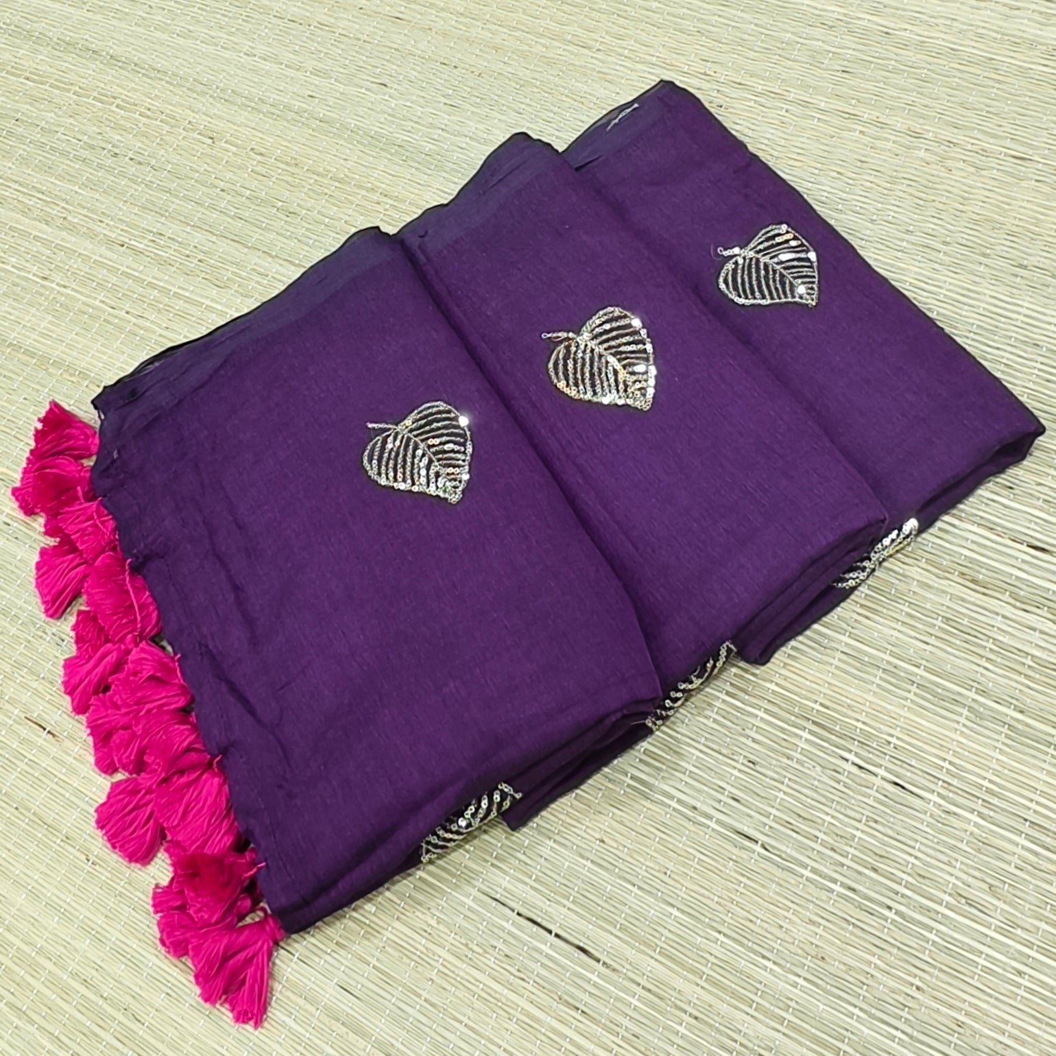 Premium mul with leaf sequence all over saree
