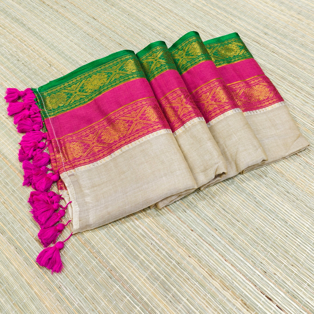 Premium mul cotton saree with kanchi border