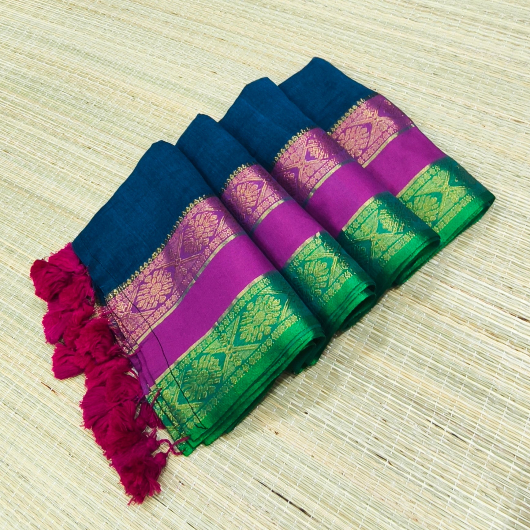 Premium mul cotton saree with kanchi border