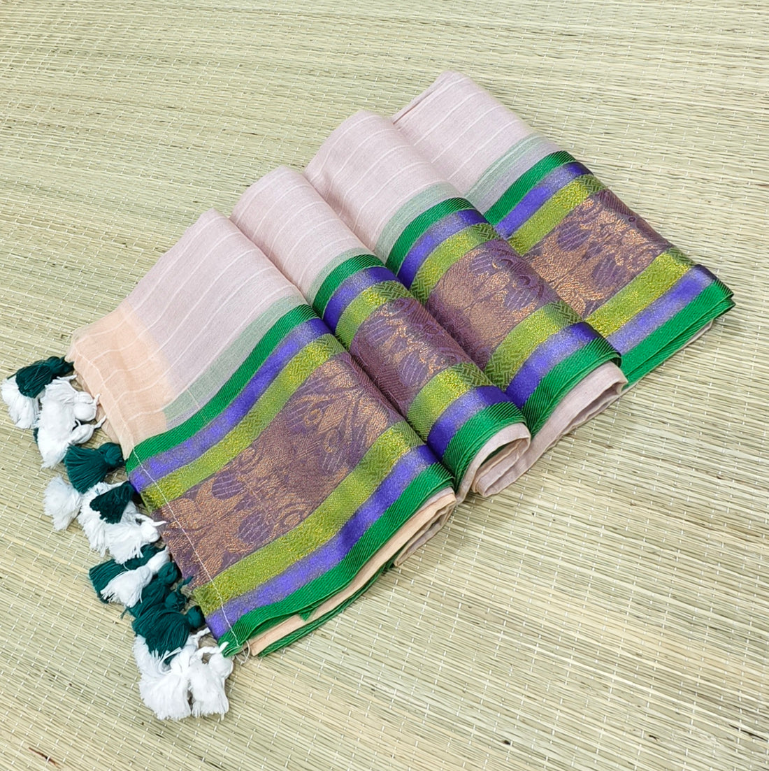 Premium mul cotton saree with kanchi border