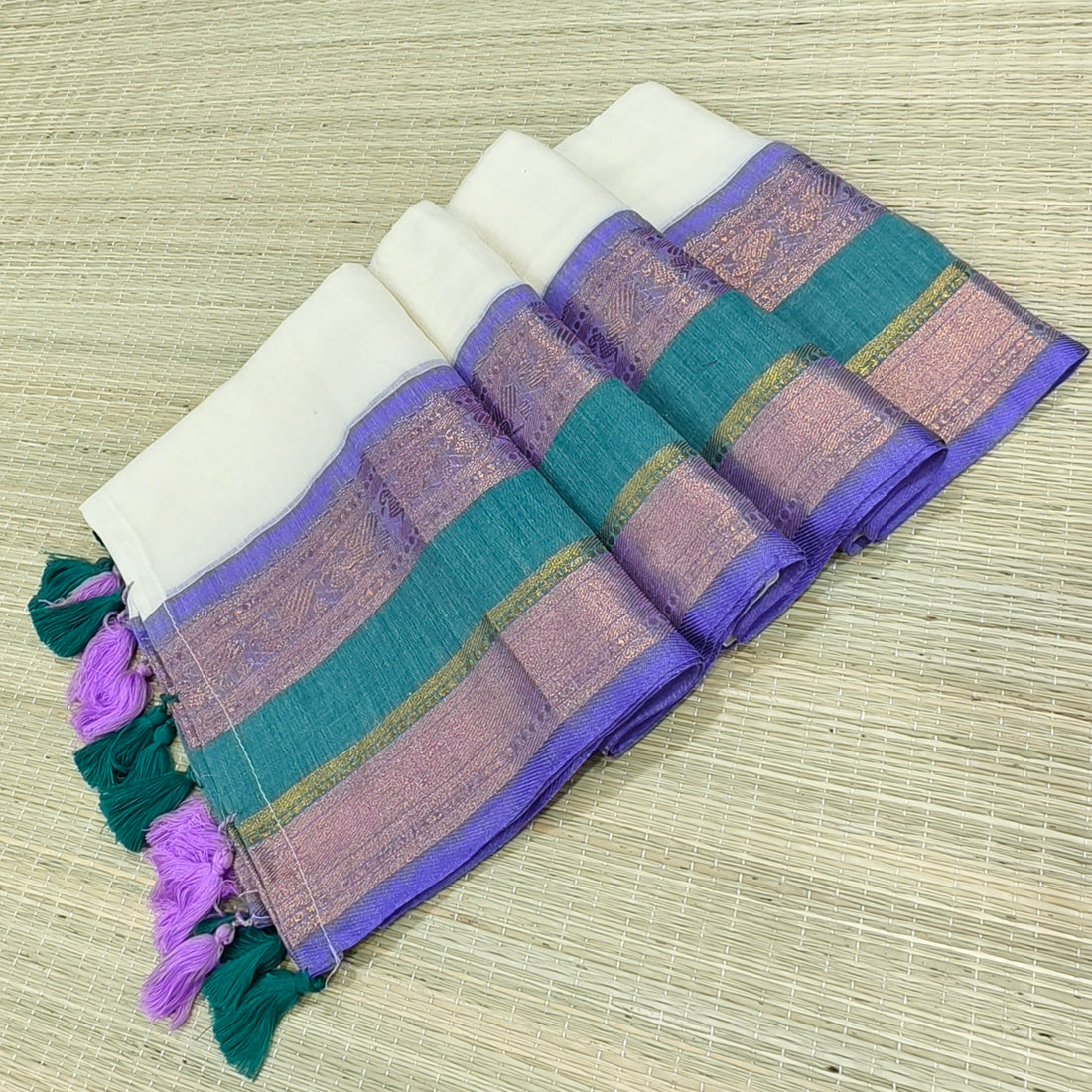 Premium mul cotton saree with kanchi border