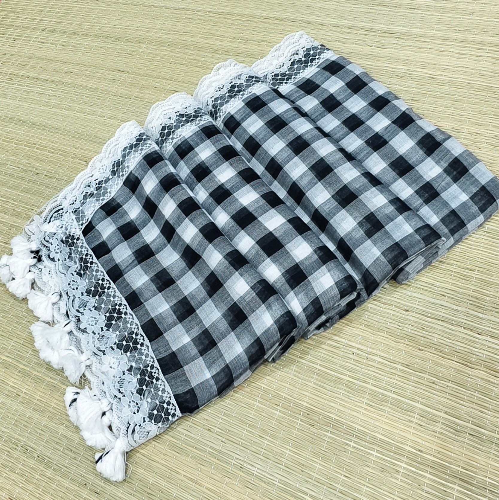 mul check cotton saree with lace