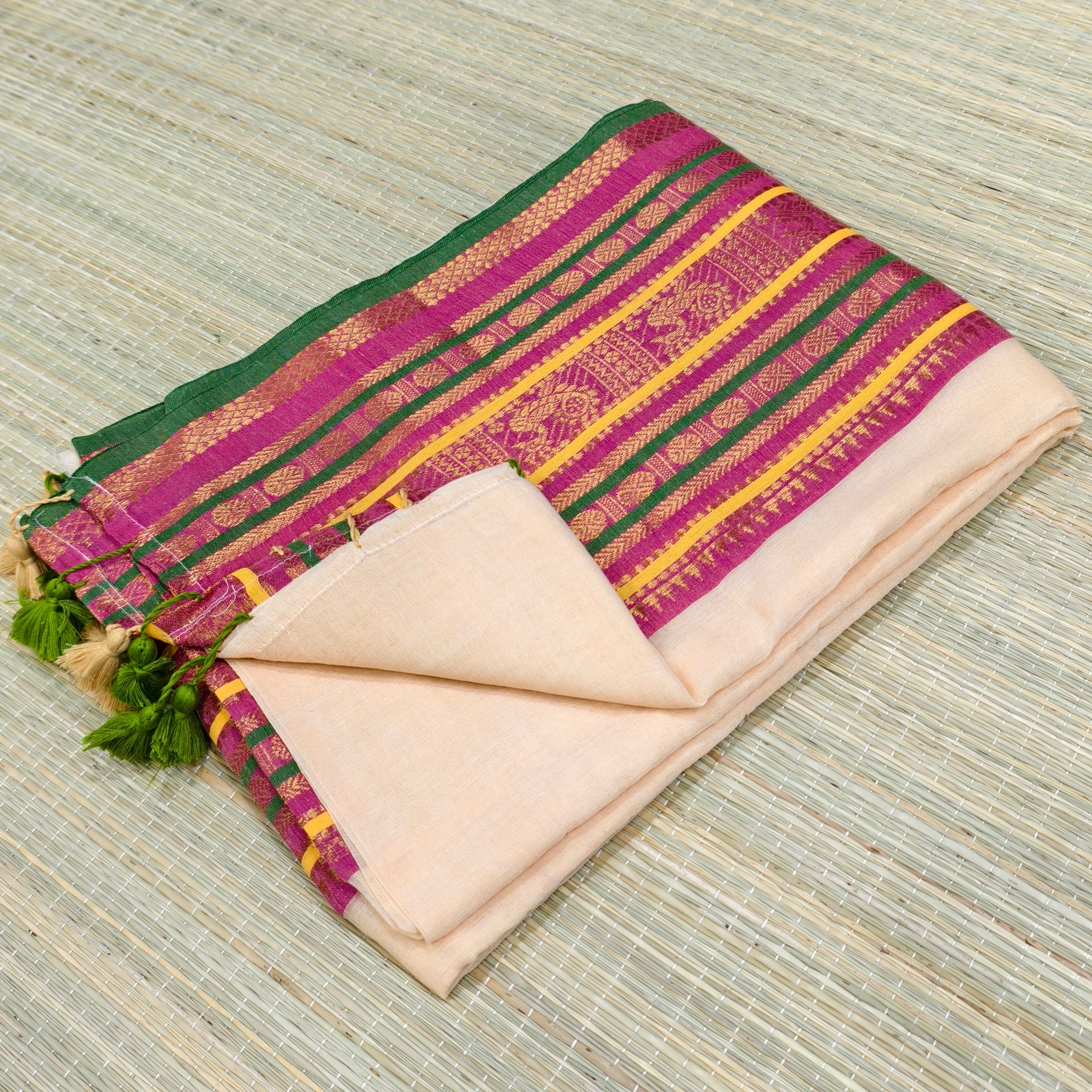 Mul cotton saree with big kanchi border