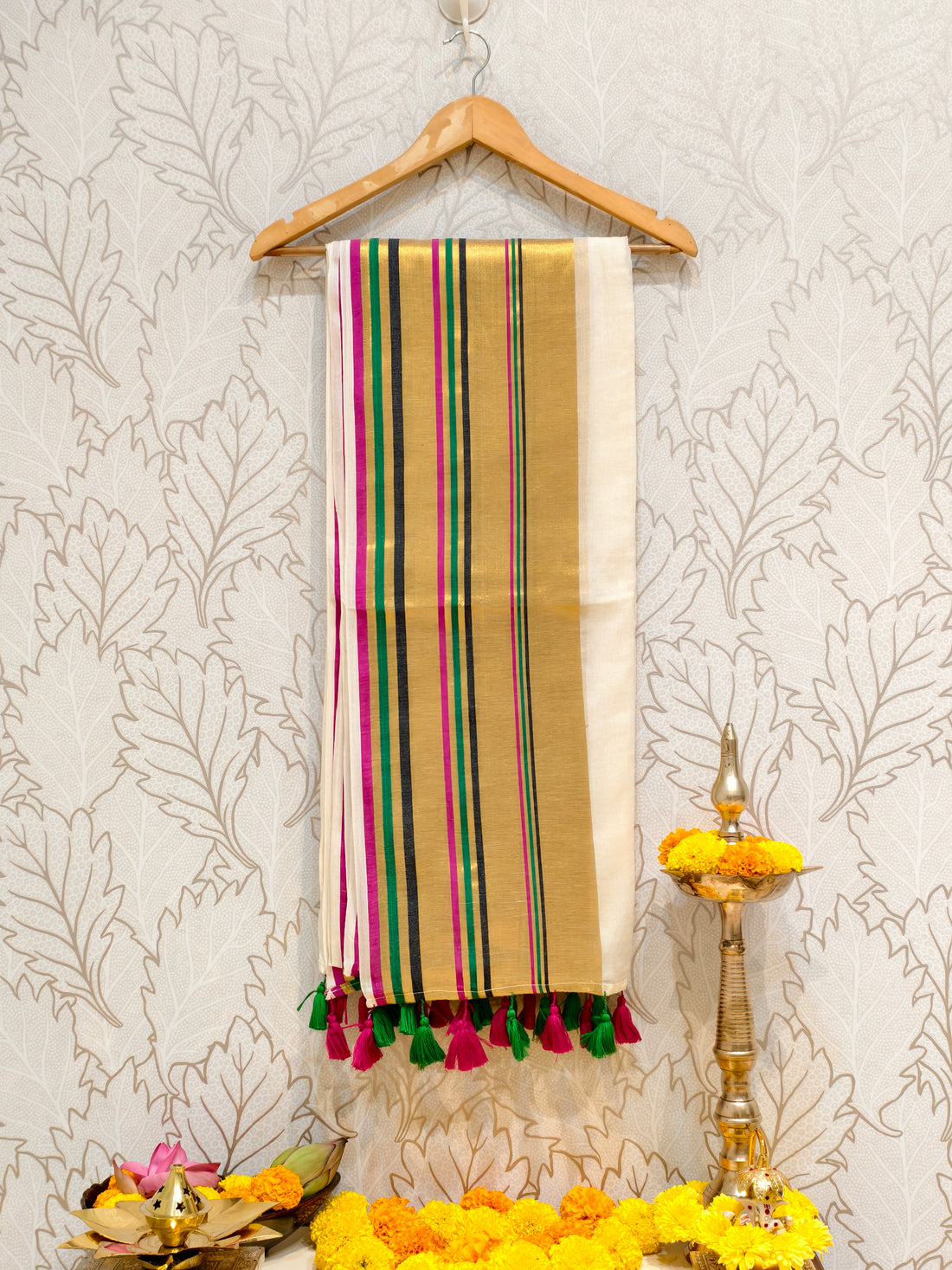 premium mul cotton saree with zari border