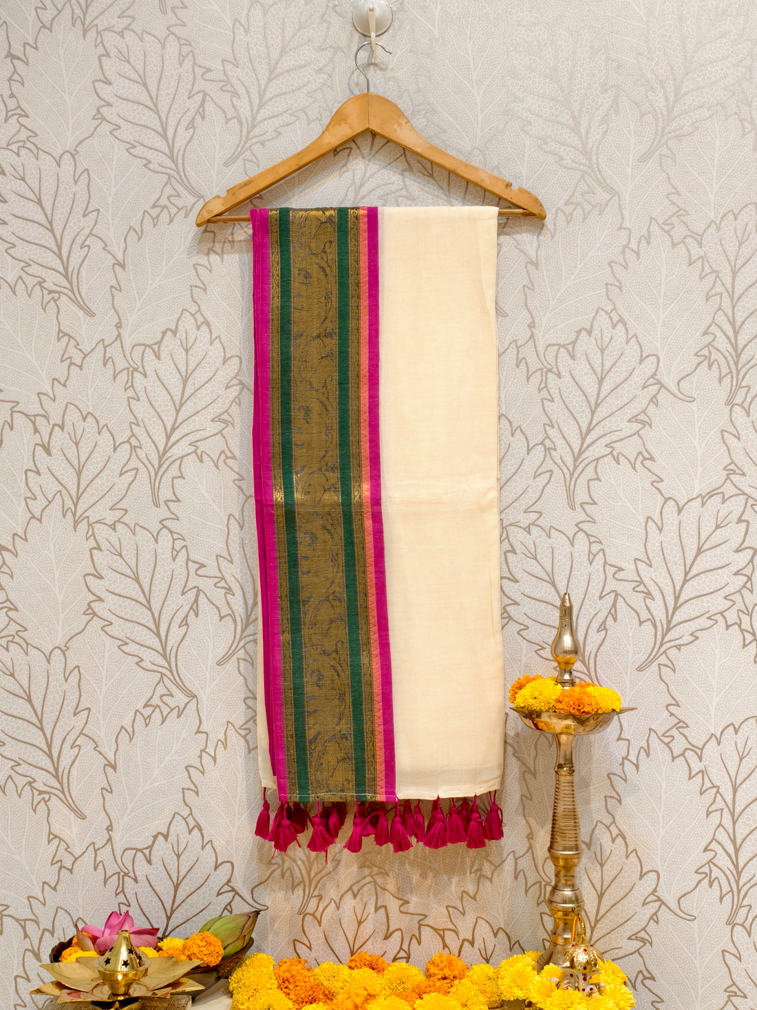 premium mul cotton saree with kanchi border