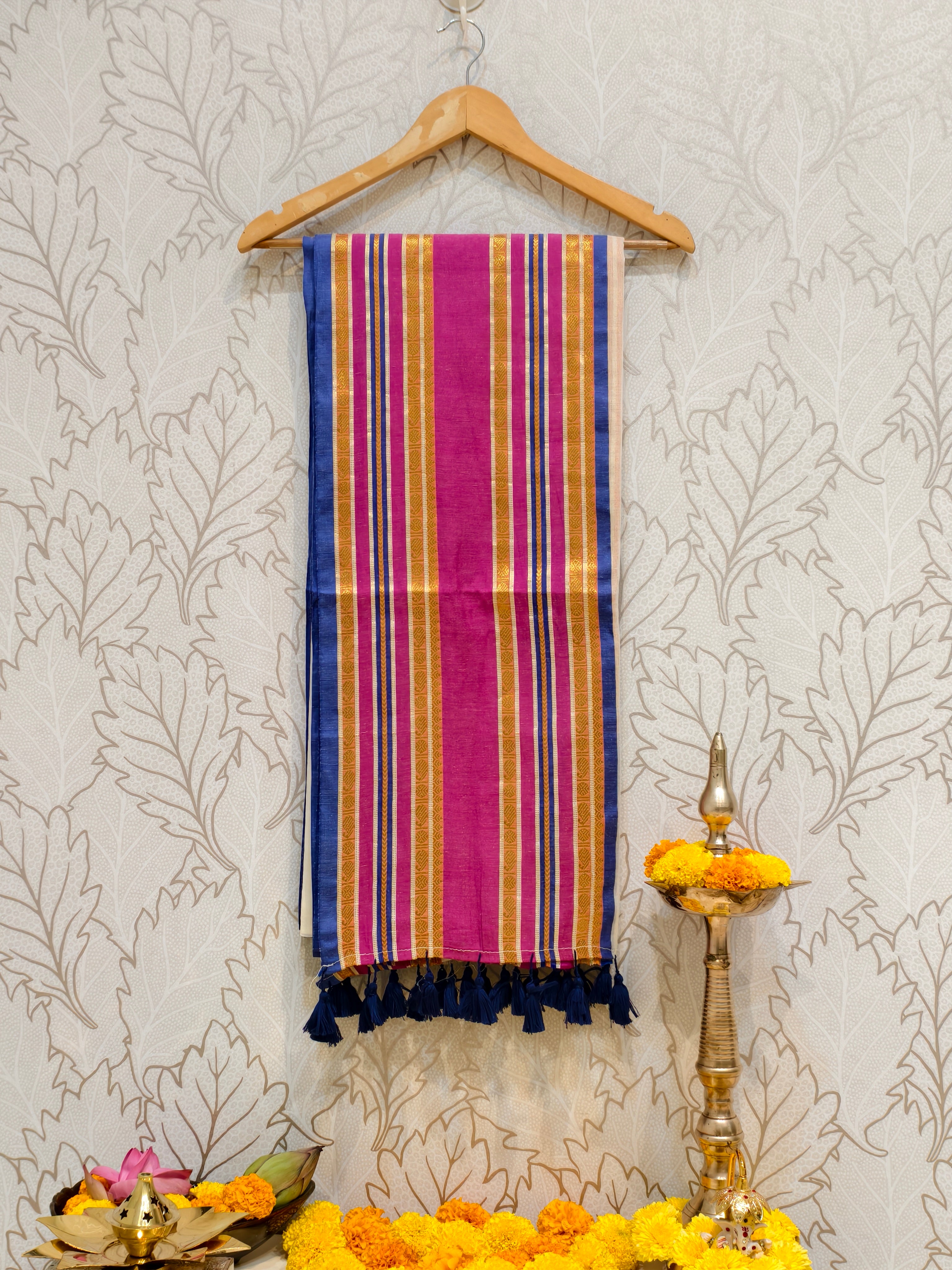 premium mul cotton saree with big zari border-PMK10