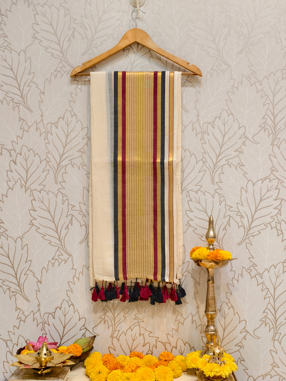 premium mul cotton saree with stripe zari border