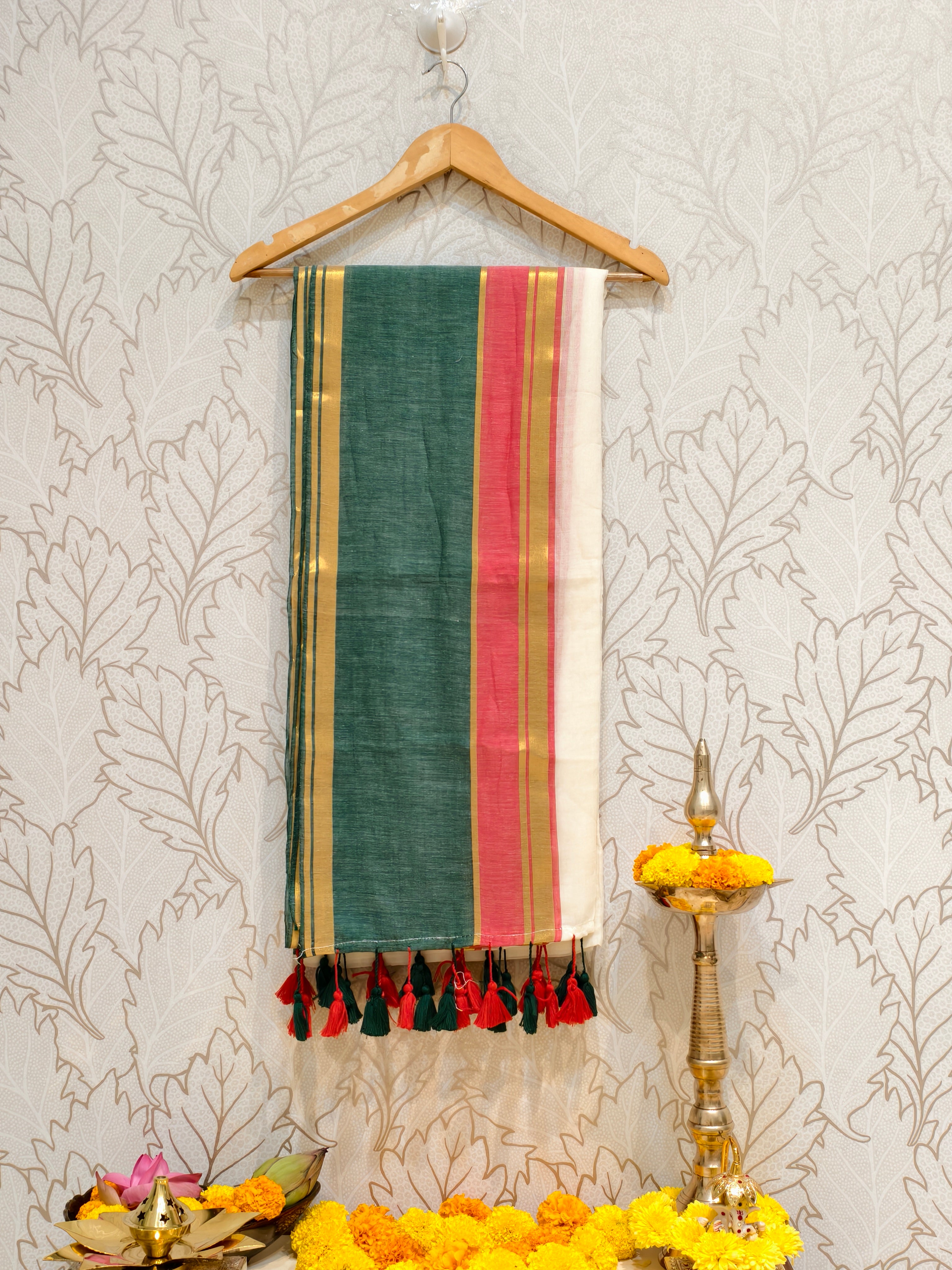 premium mul cotton saree with zari border-PMK09