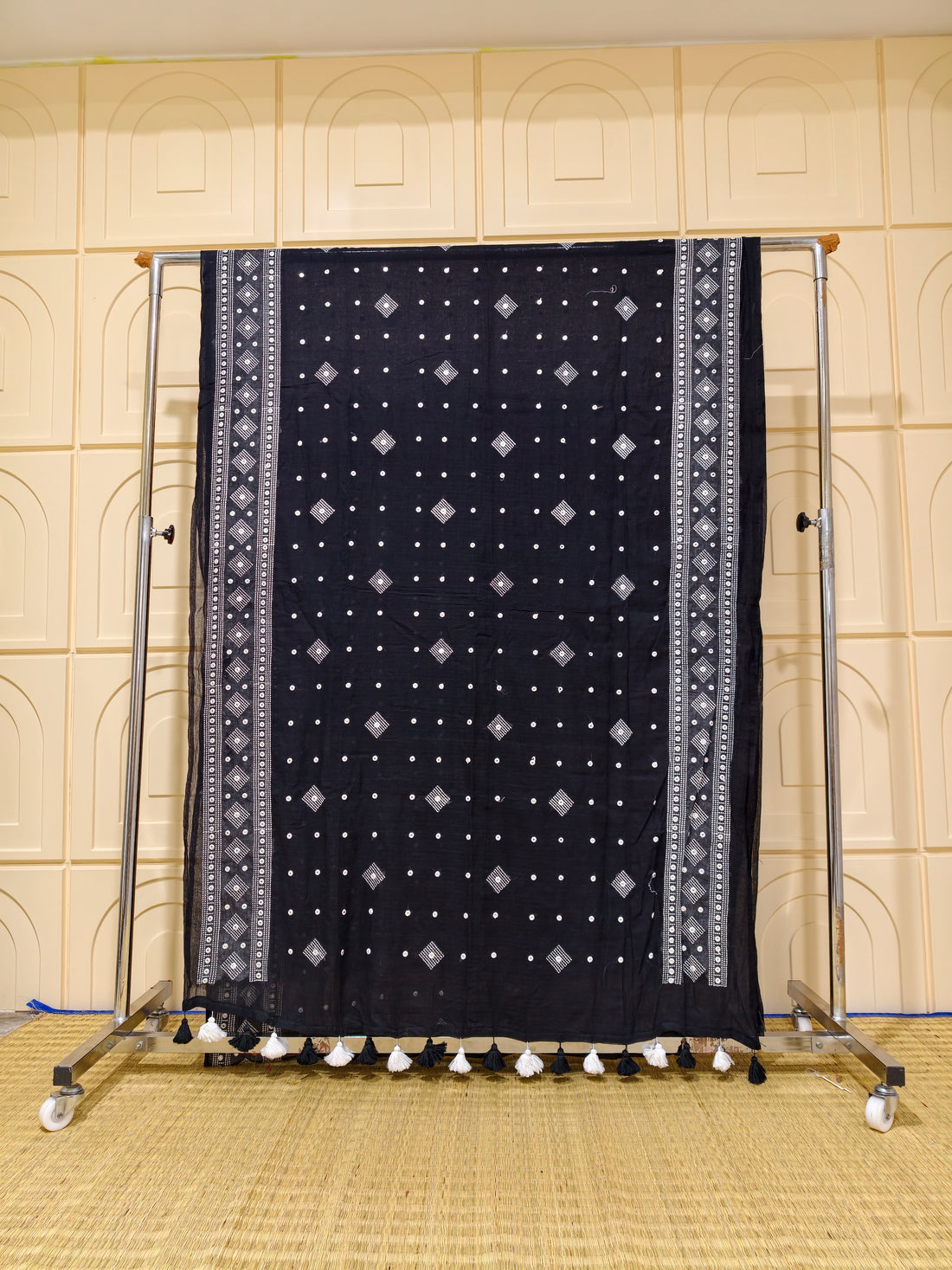 Premium Mul cotton saree with chikankari and foil work
