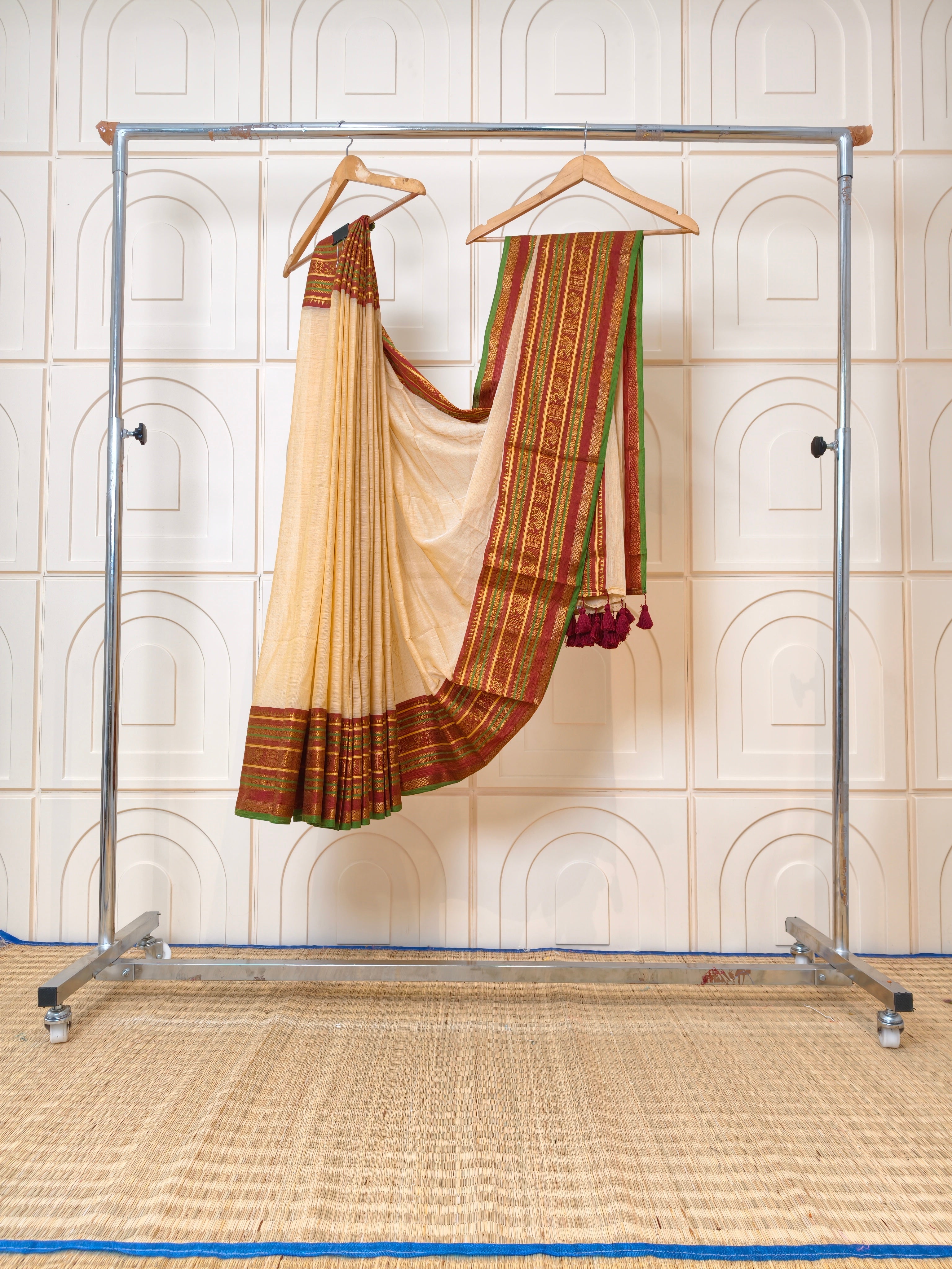 Premium Mul cotton saree with kanchi border