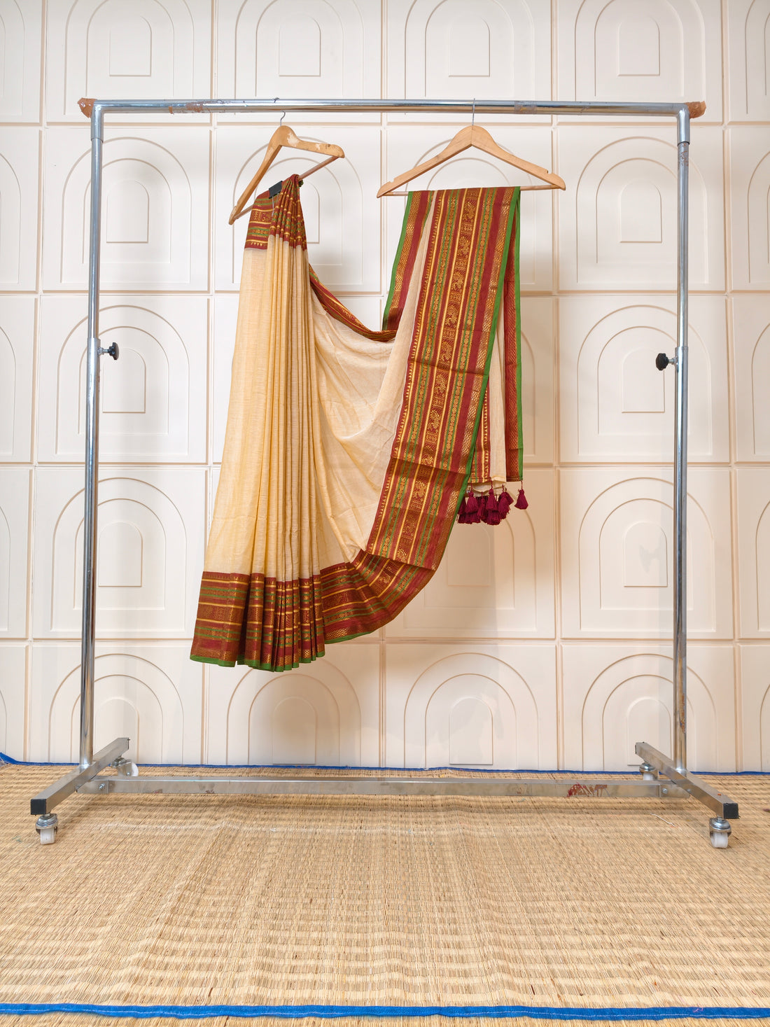 Premium Mul cotton saree with kanchi border