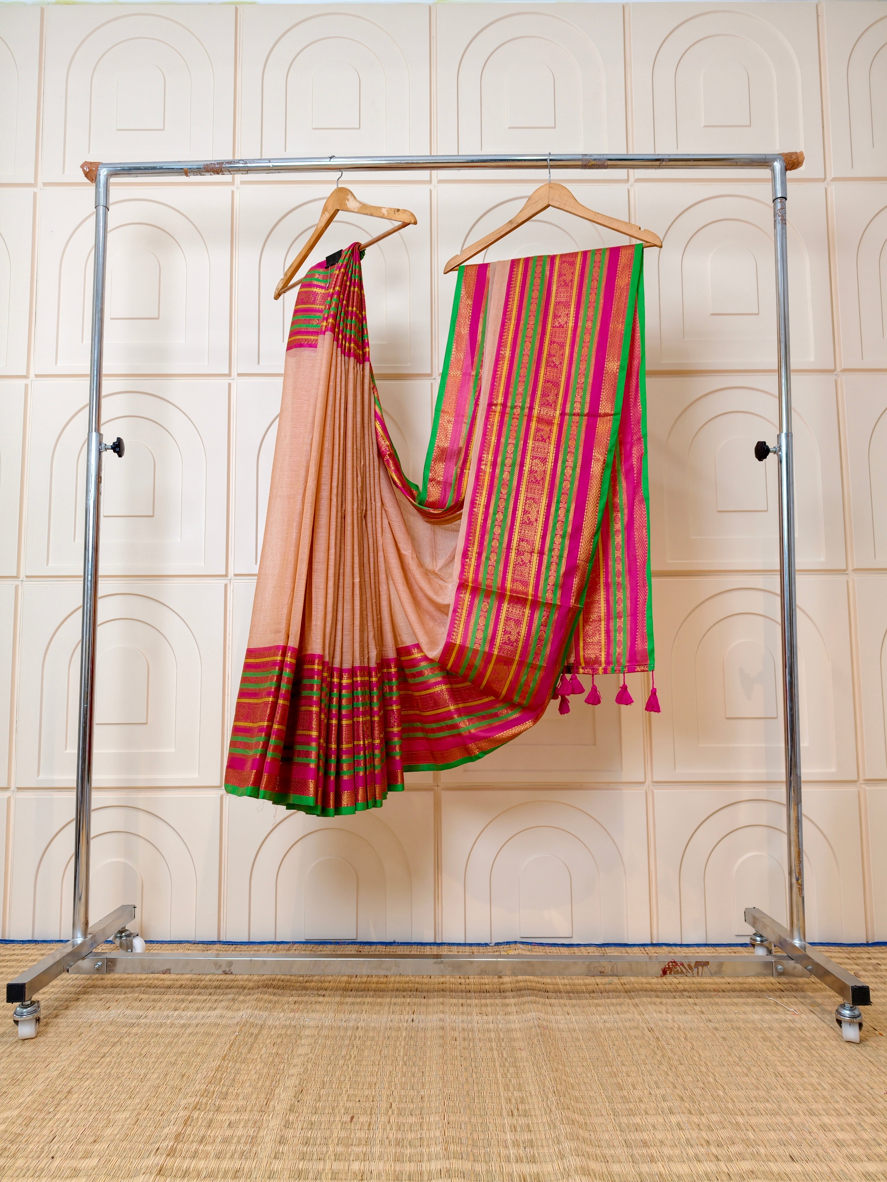 Premium Mul cotton saree with big kanchi border