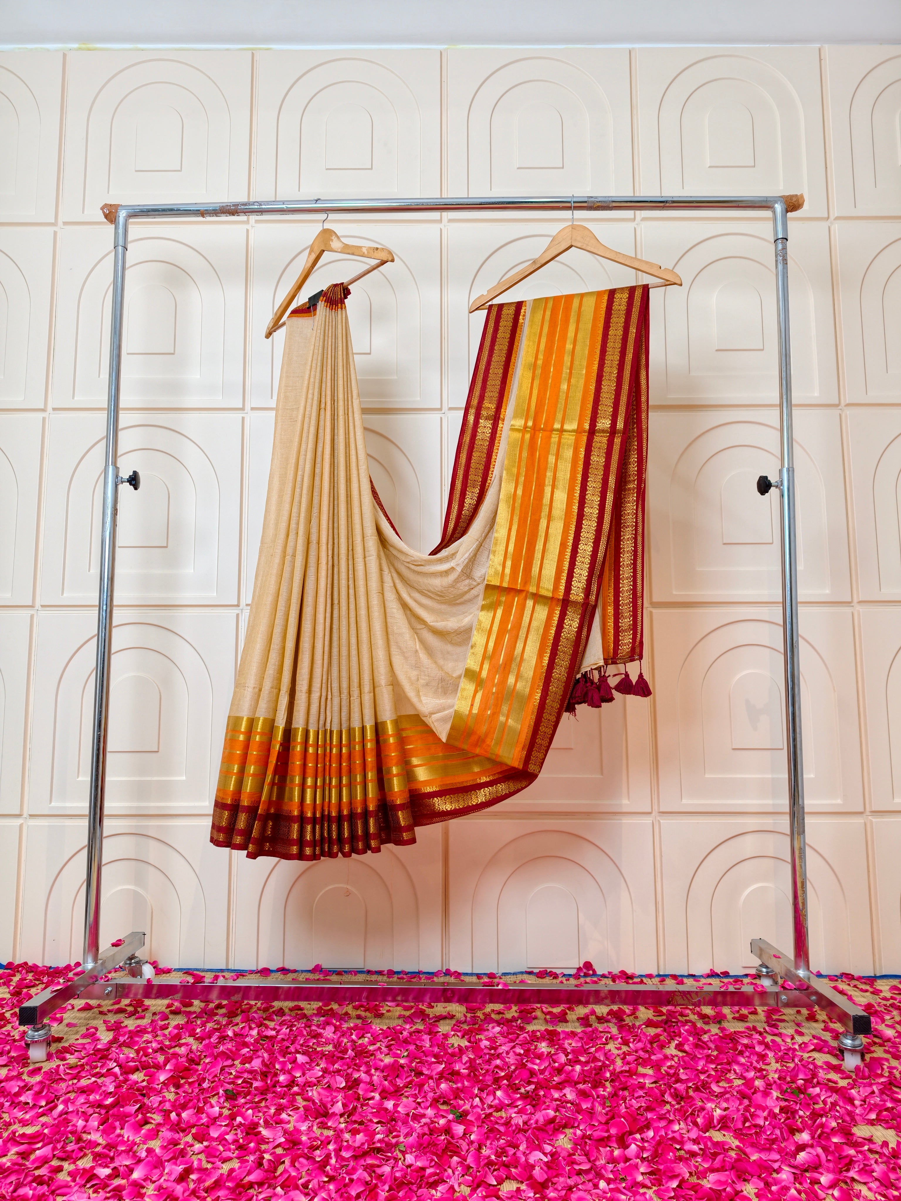 Premium mul cotton saree with big zari border PMK16