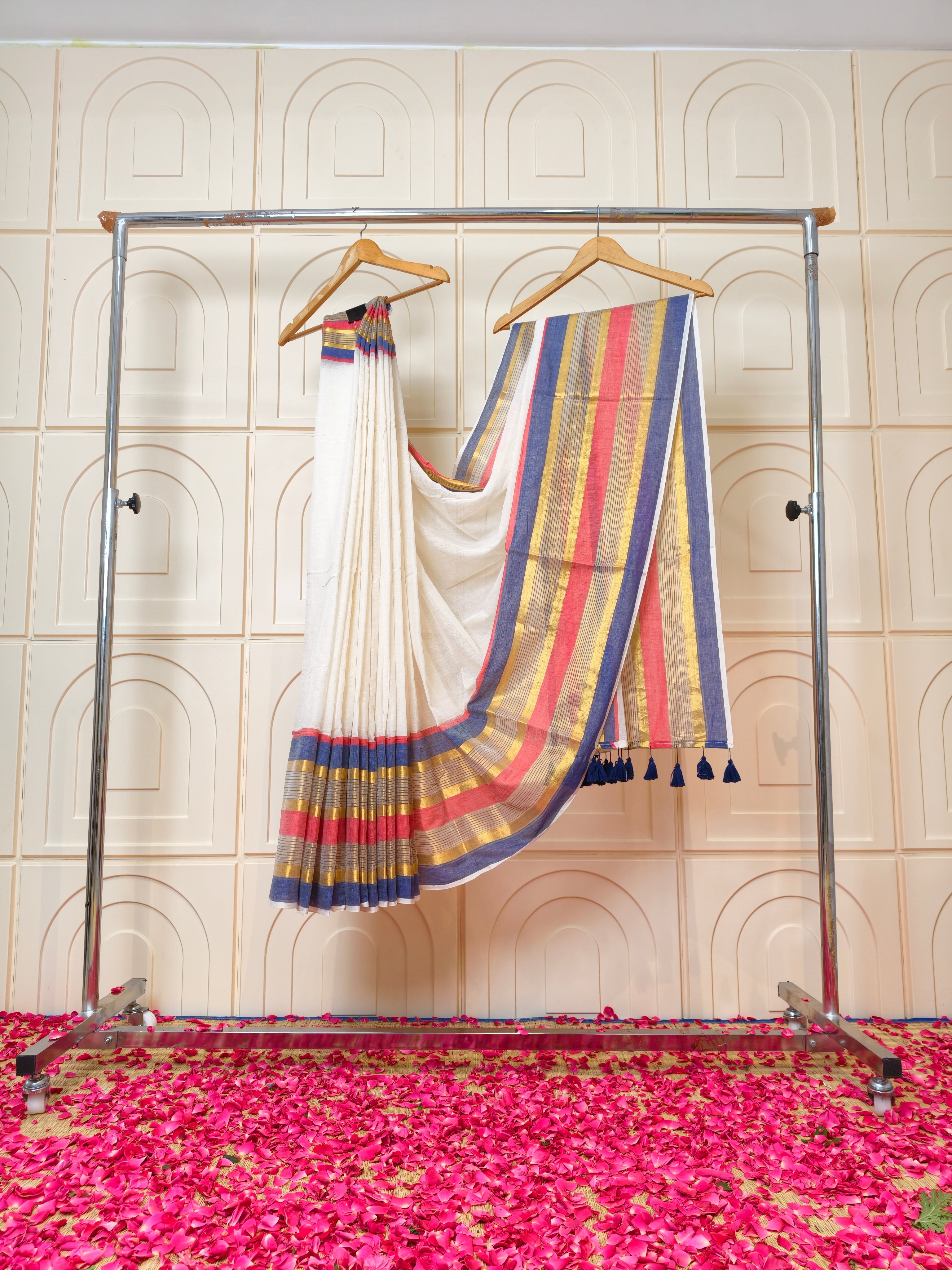 premium mul cotton saree with zari border-PMK14