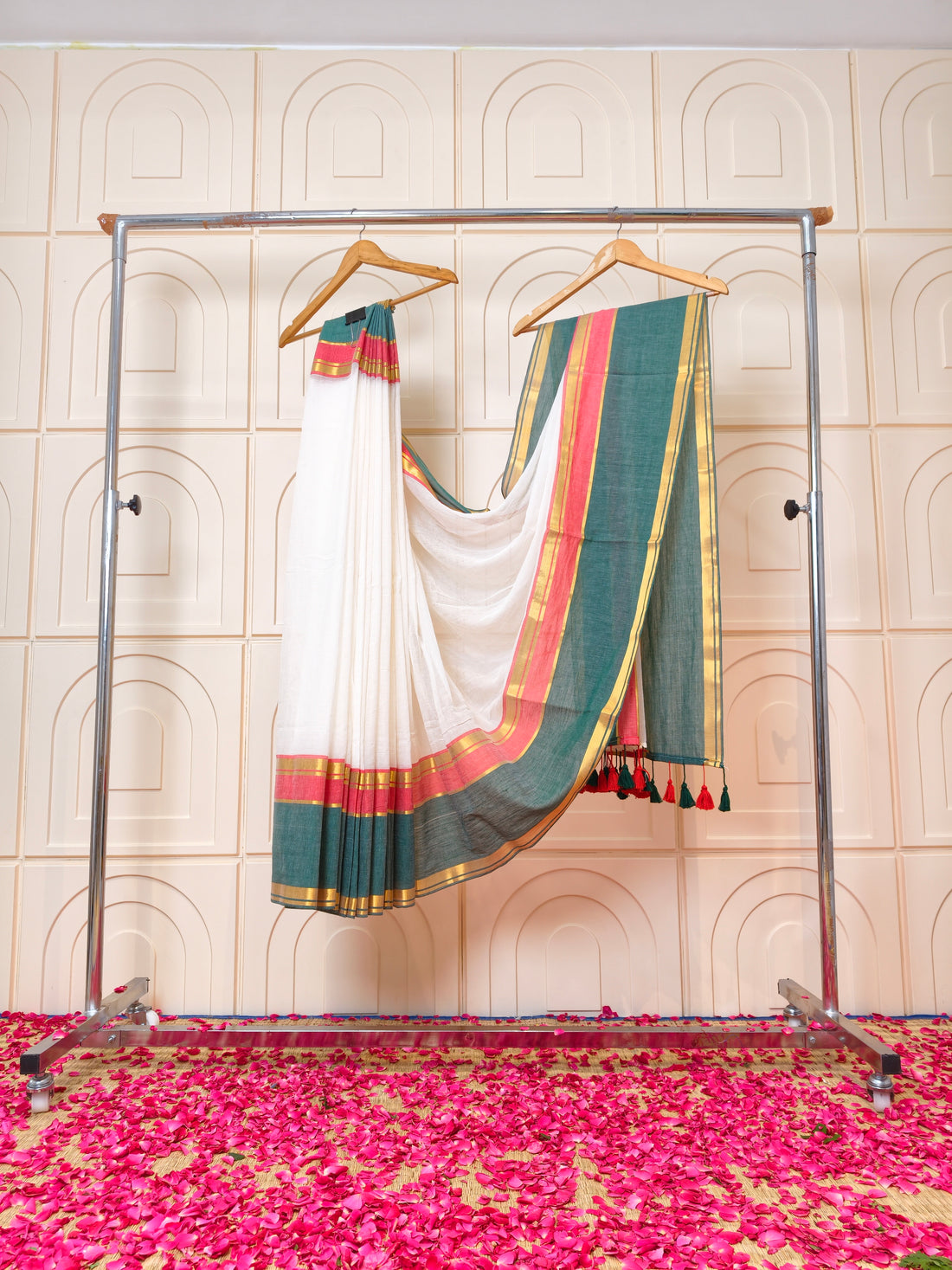 premium mul cotton saree with zari border-PMK09