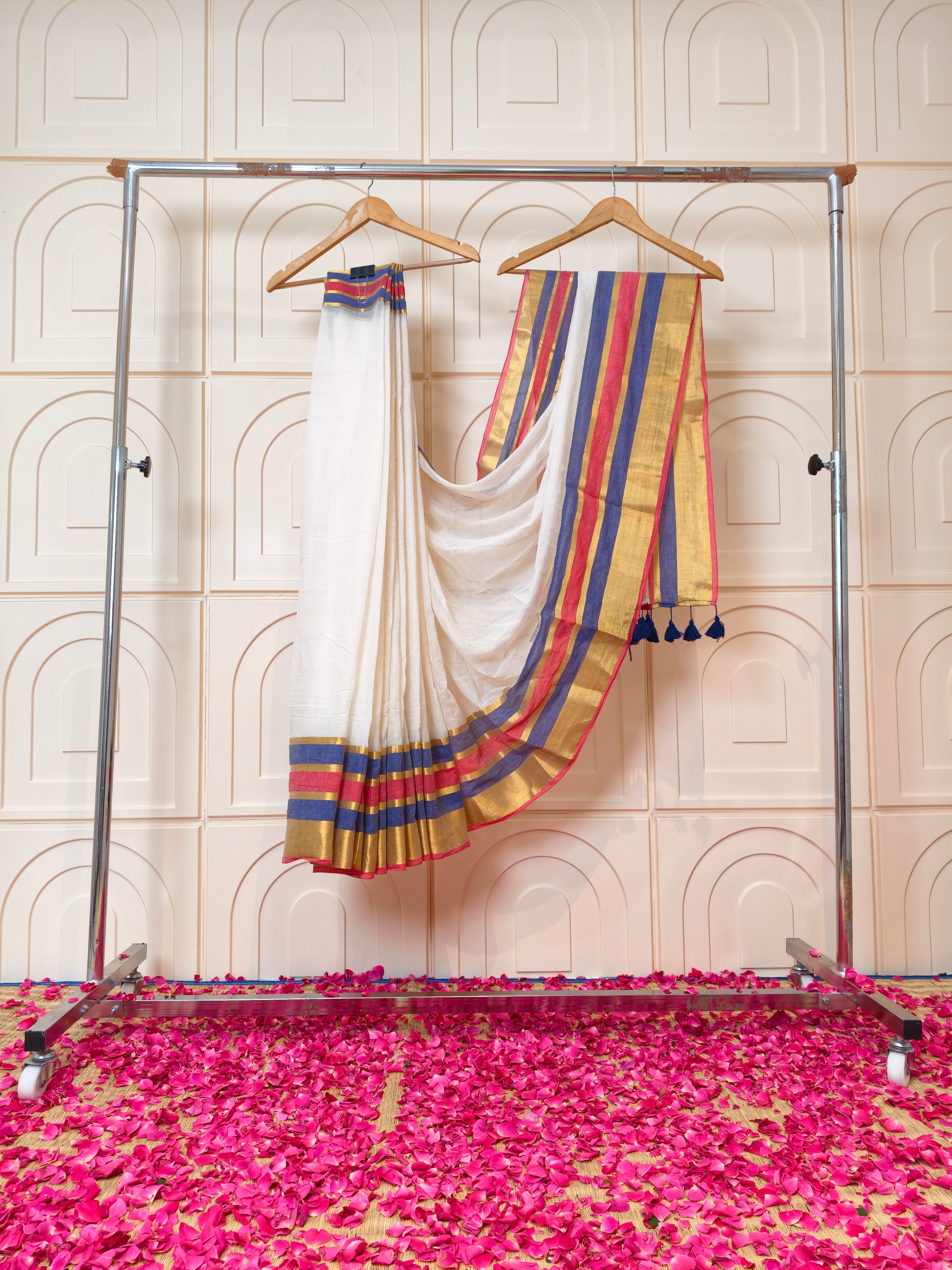 Premium Mul cotton saree with zari border PMK22