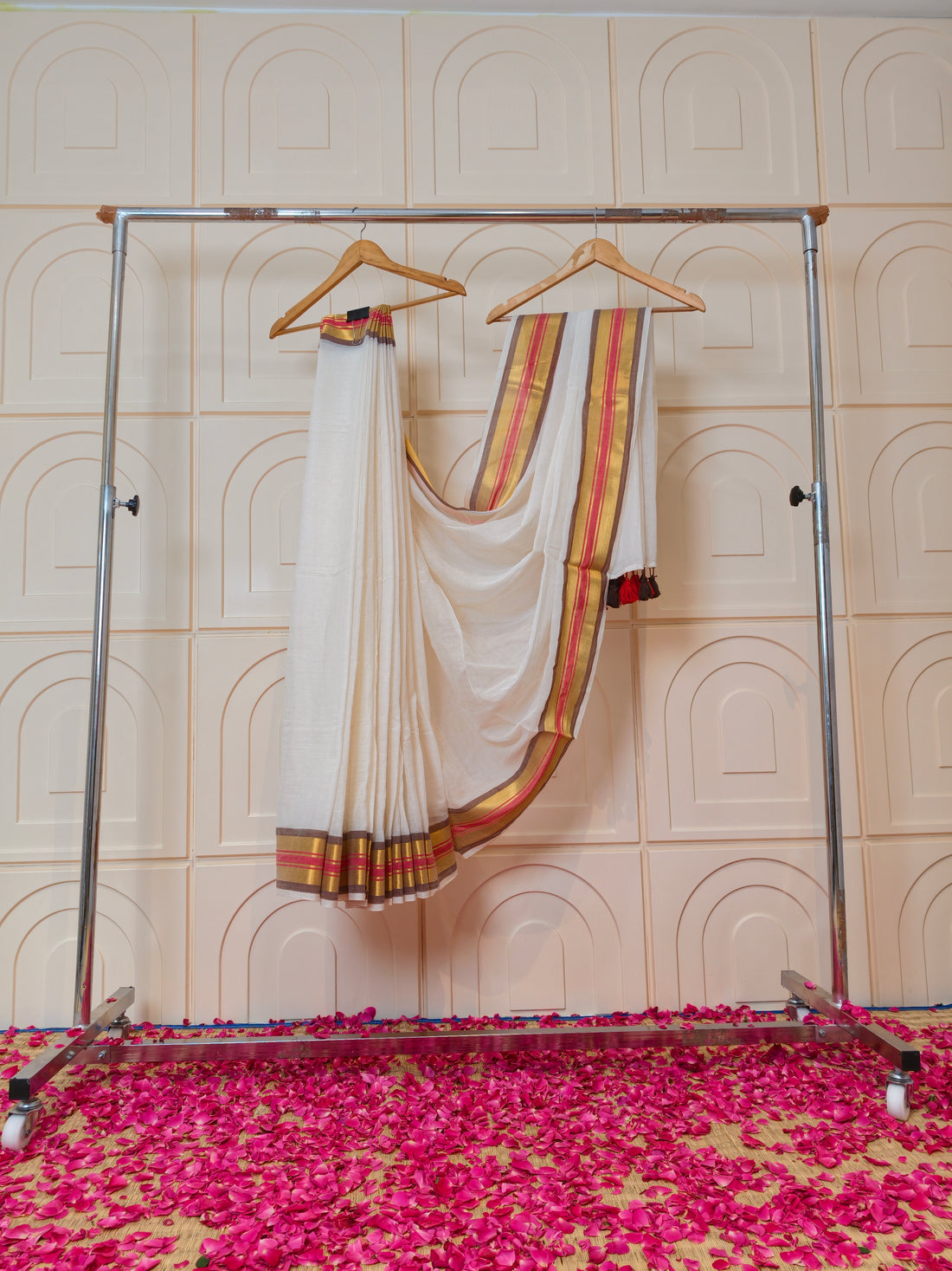 premium mul cotton saree with zari border-PMK11