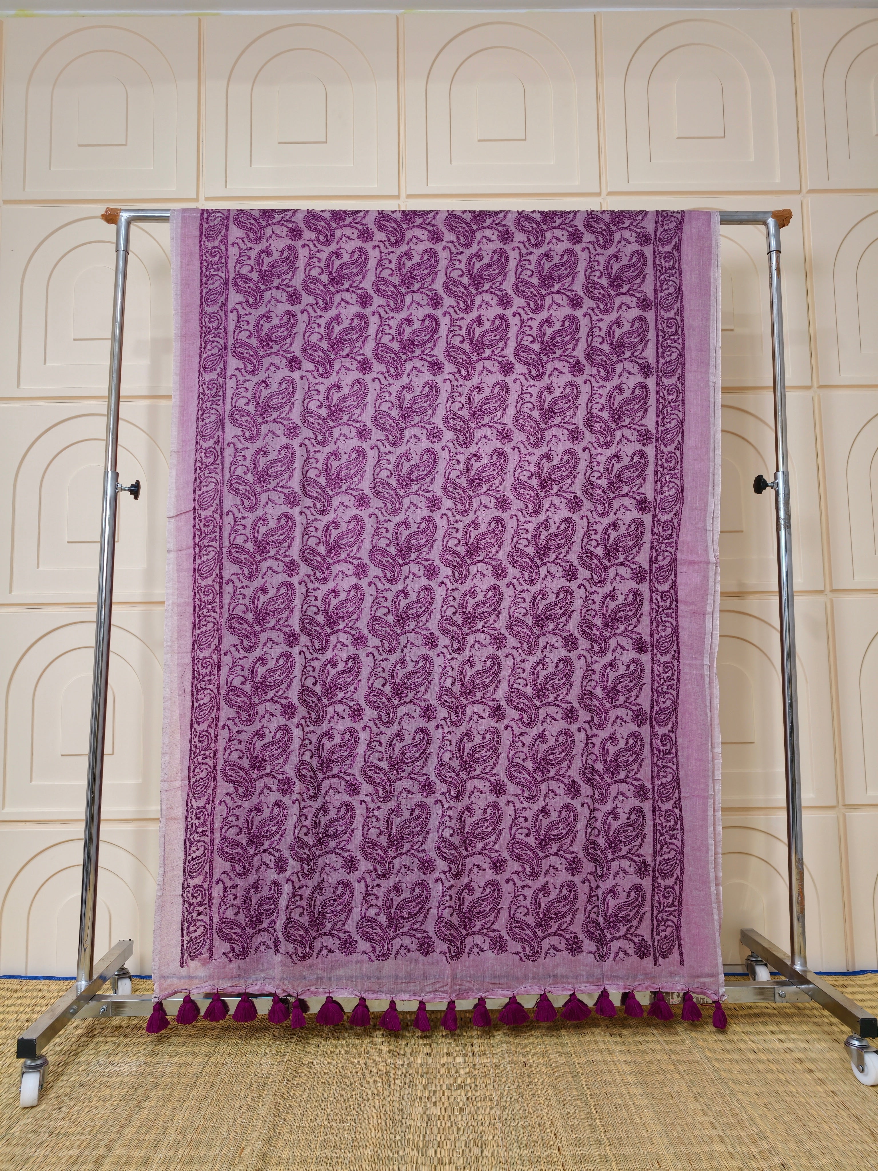 Premium Mul cotton saree with chikankari embroidery PMCE4