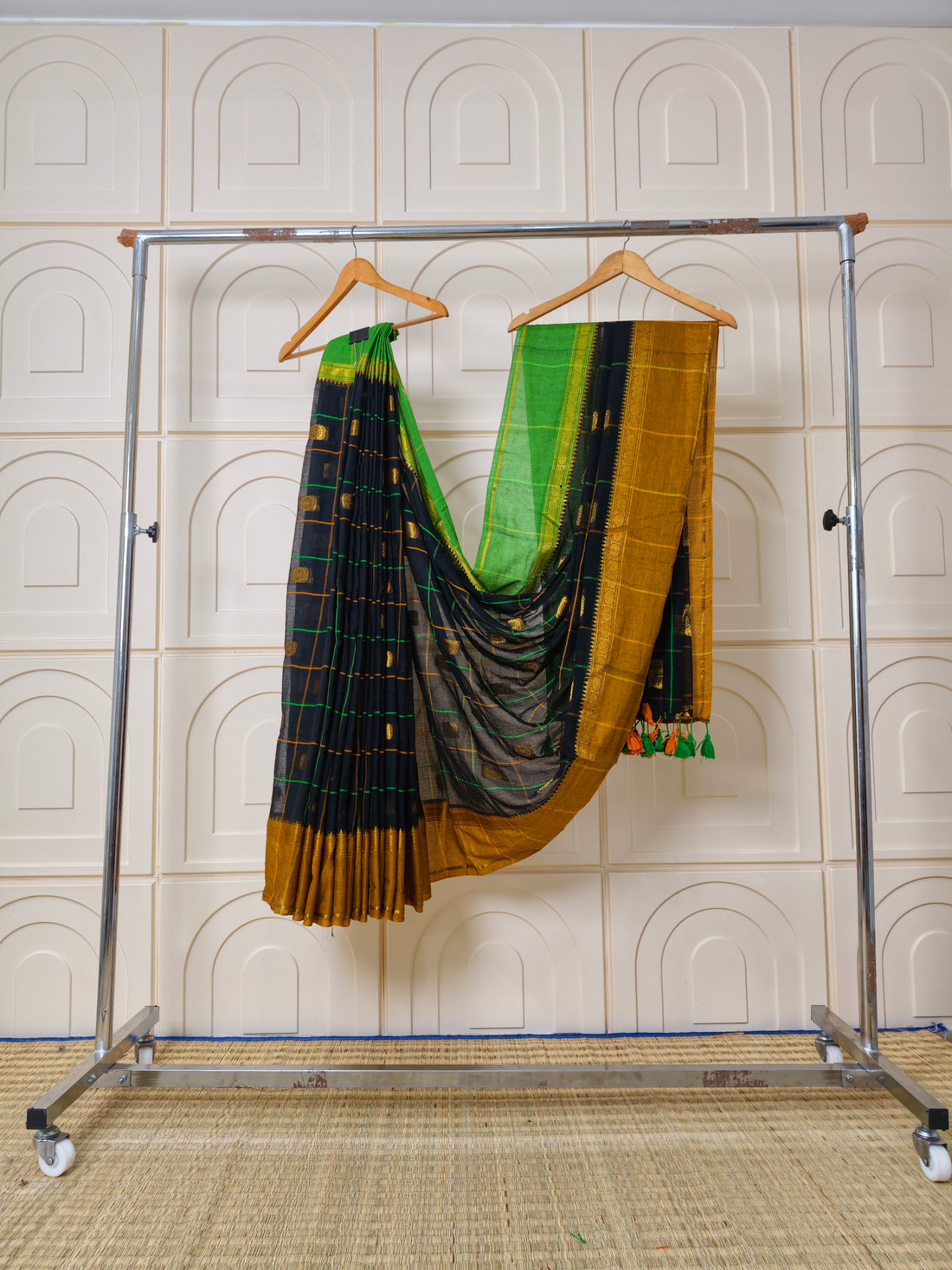 Premium mul cotton saree with ganga jamuna border PMK48