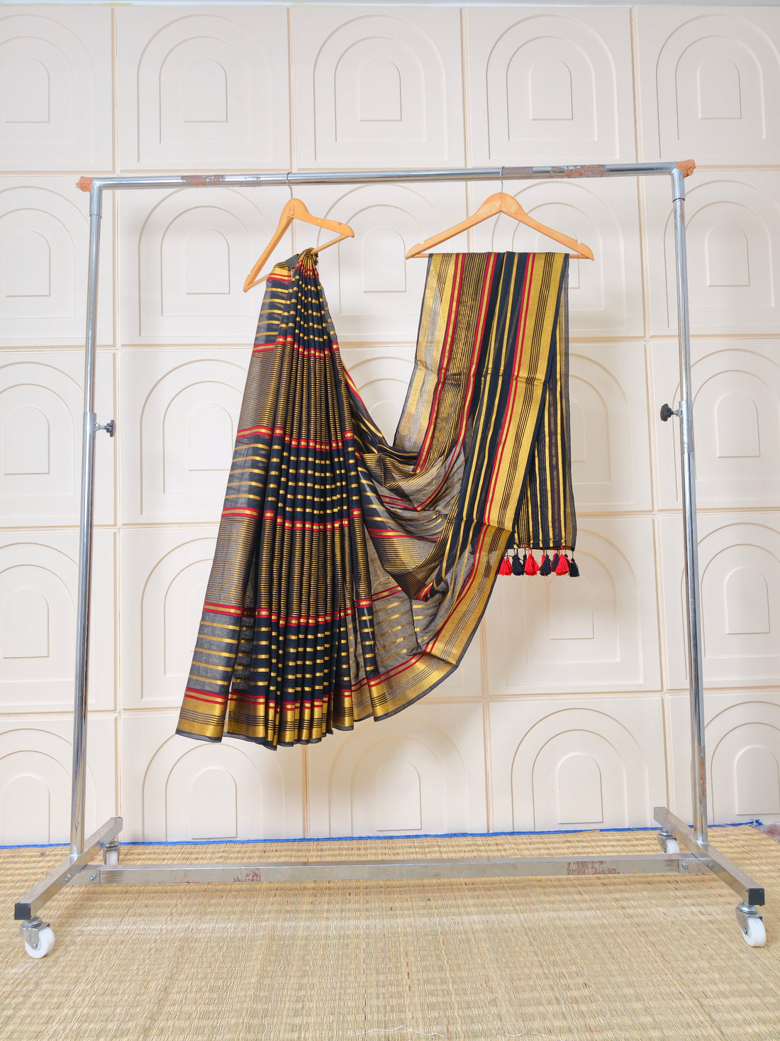 Premium mul cotton zari stripes saree PMK32