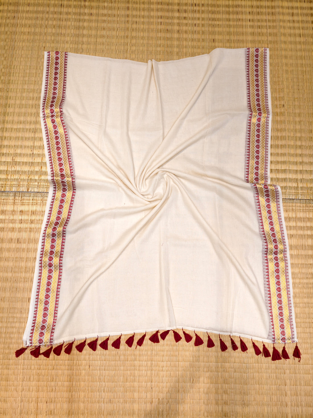 Premium mul cotton saree with zari border