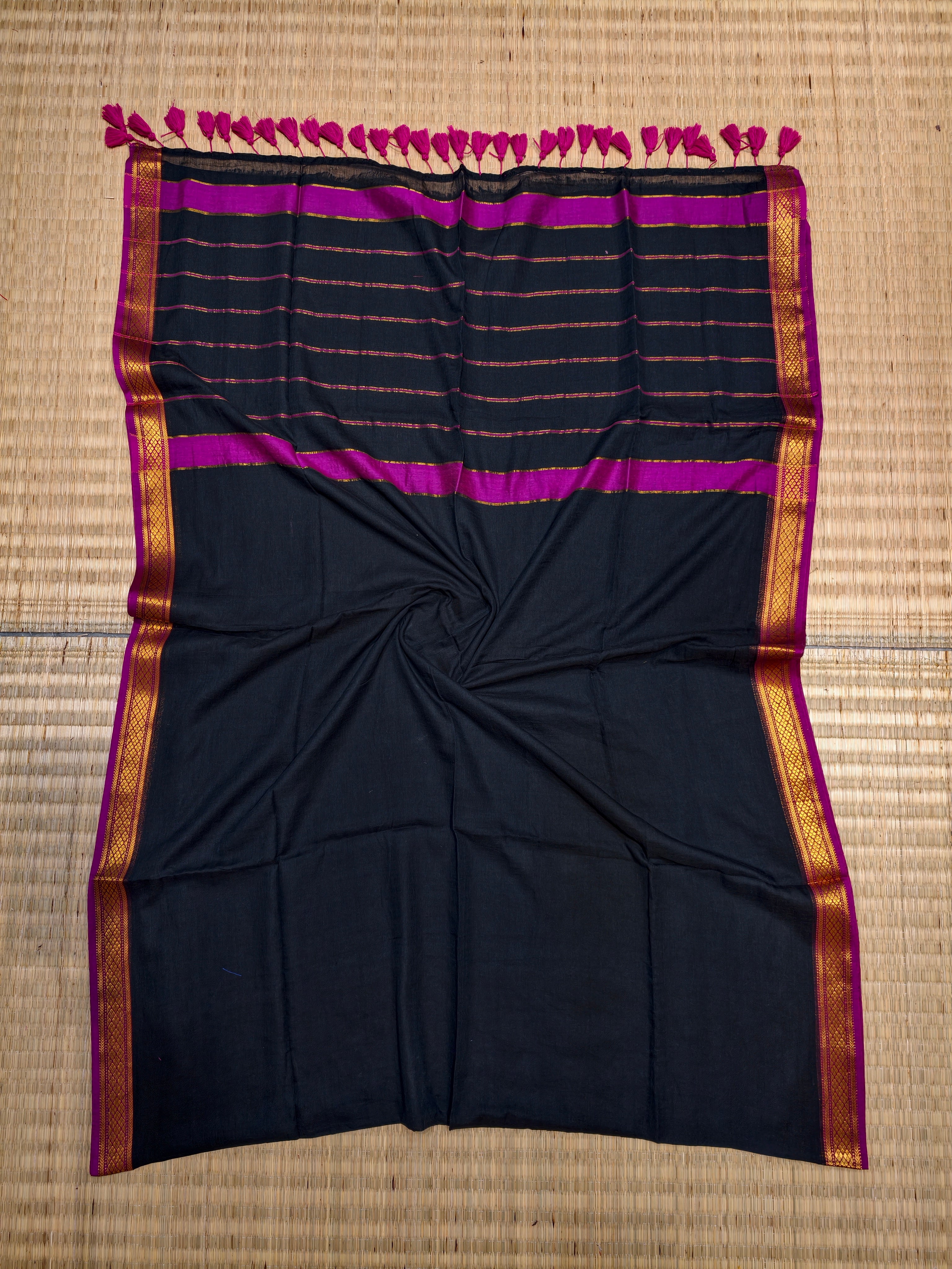 Premium mul cotton saree with kanchi border