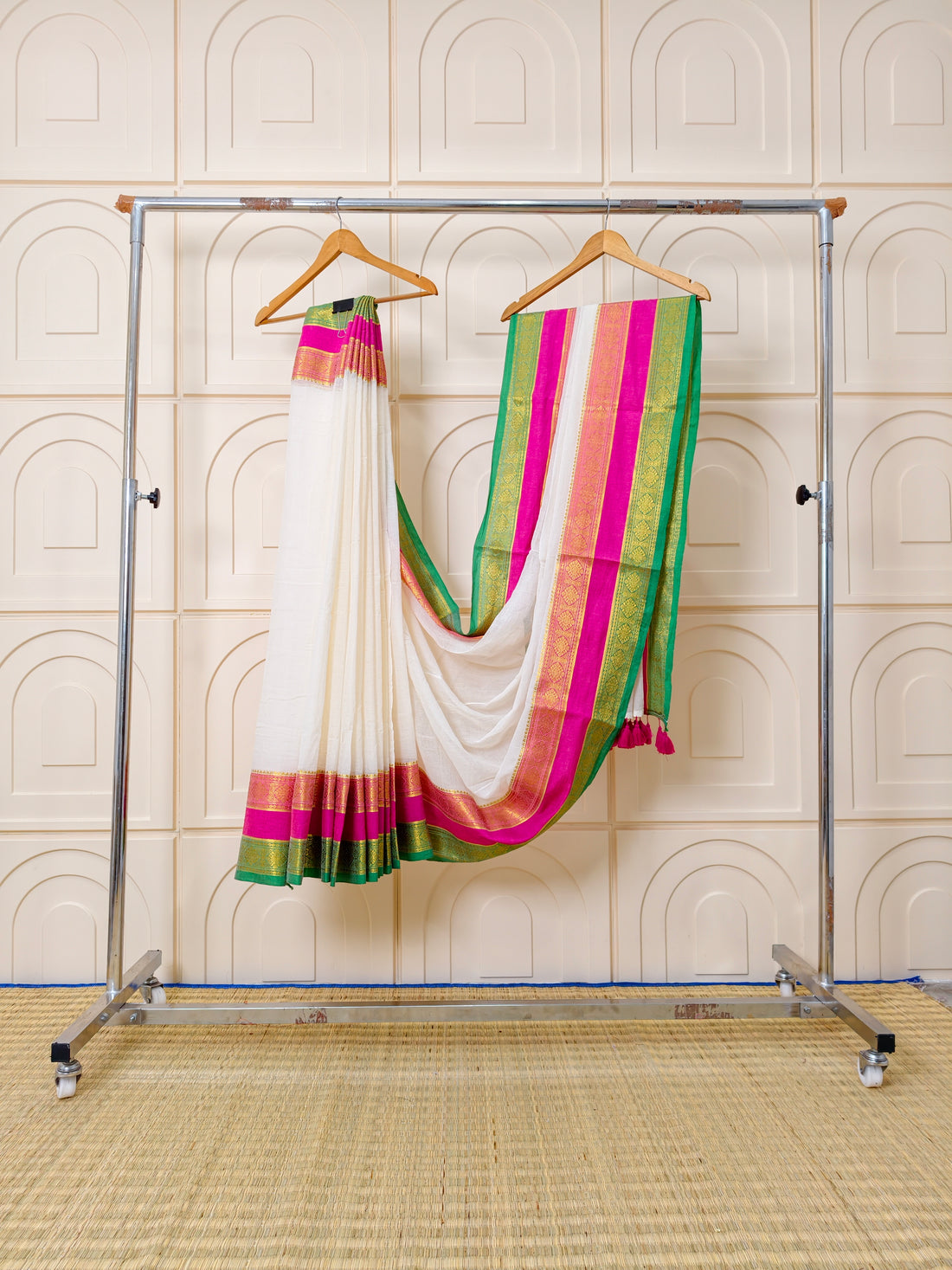 Premium mul cotton saree with kanchi border PMK15