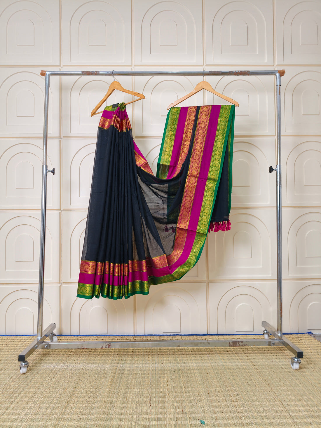 Premium mul cotton saree with kanchi border PMK15