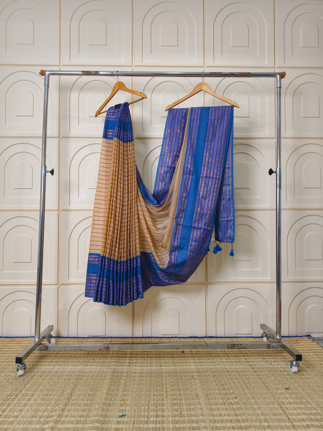 Mul cotton saree with stripes and kanchi border