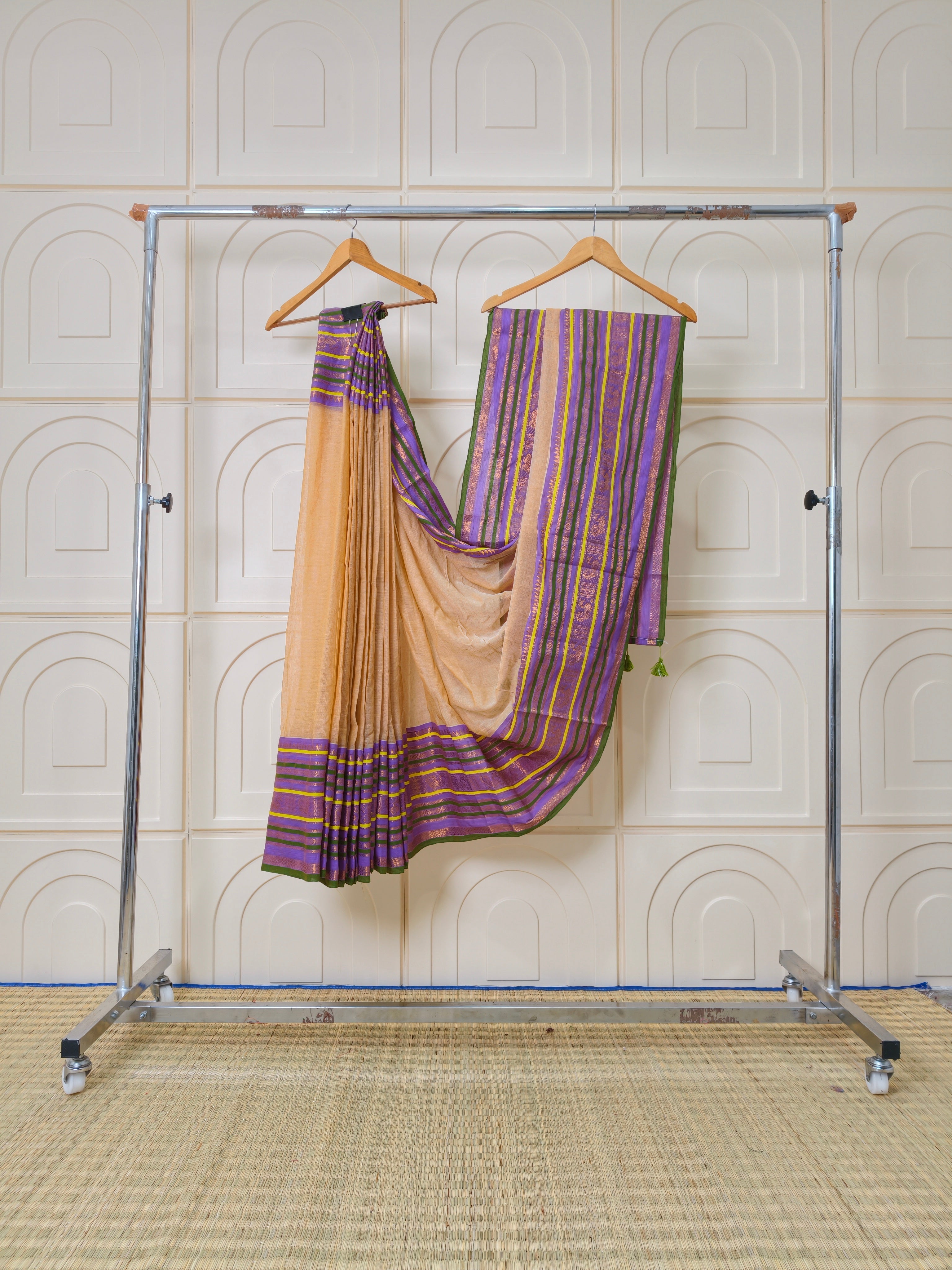 Mul cotton saree with purple kanchi border