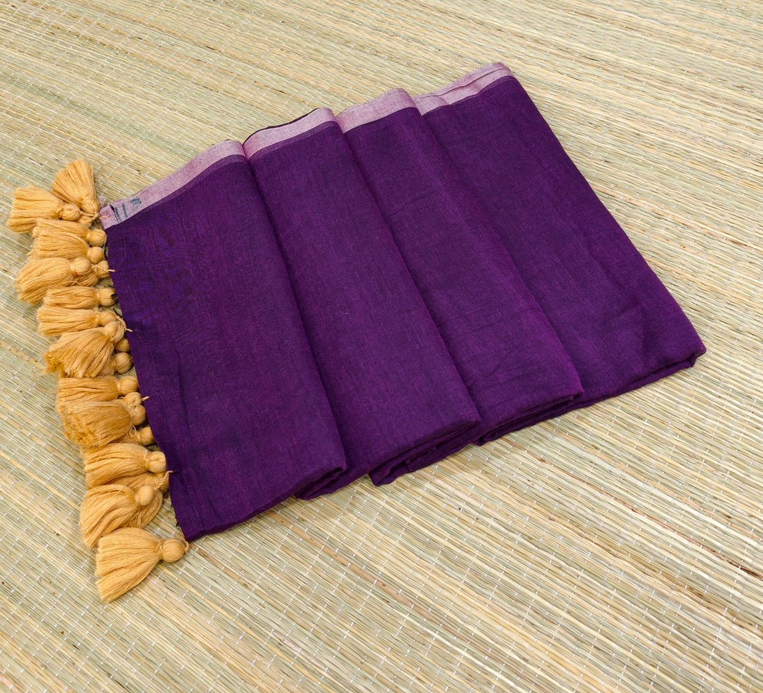 Mul plain saree with contrast border and blouse piece