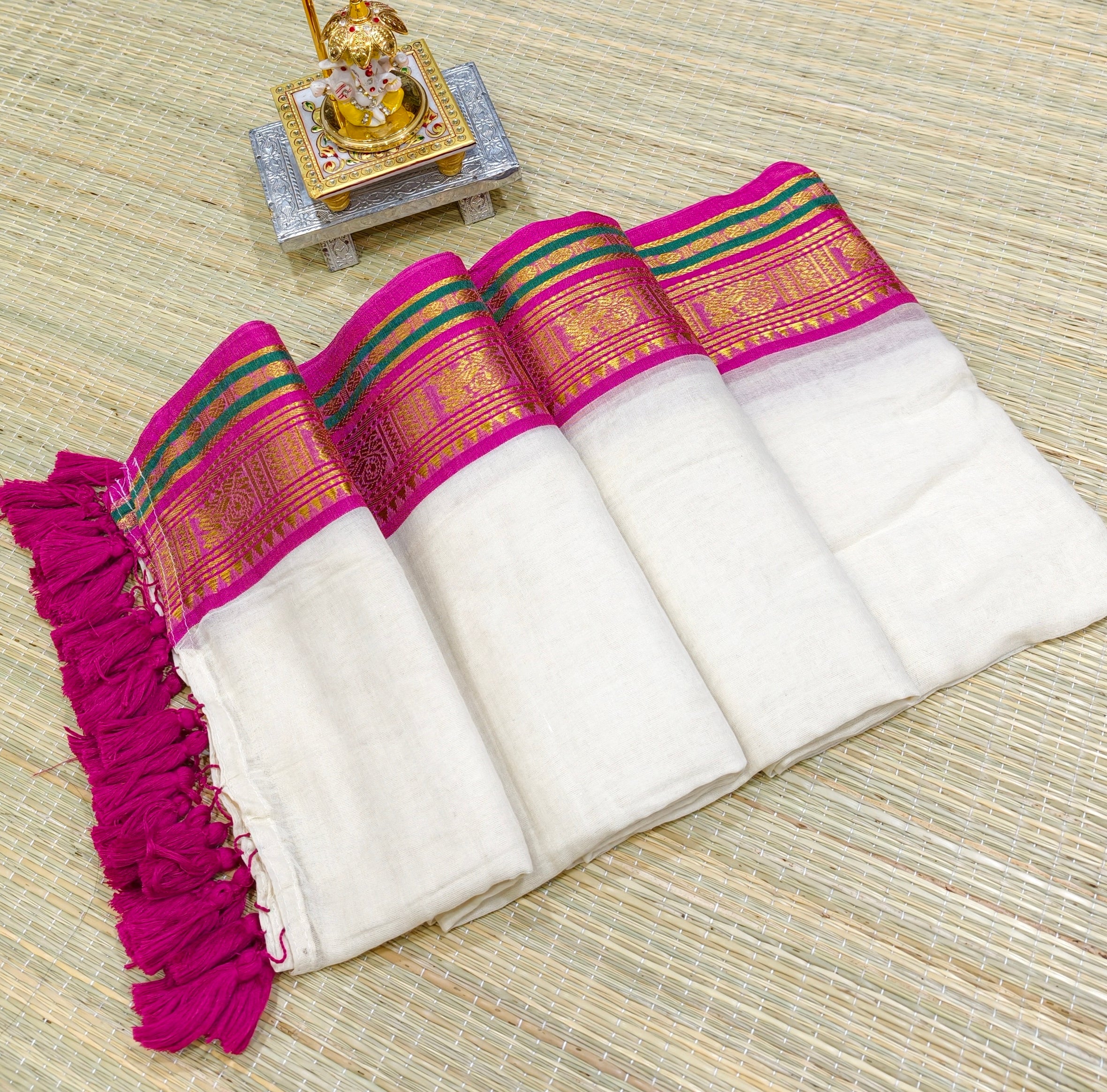 Premium mul cotton saree with kanchi border