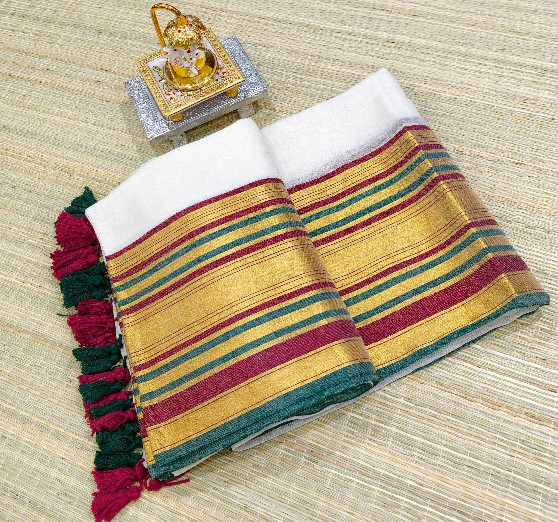 Premium mul cotton saree with zari border