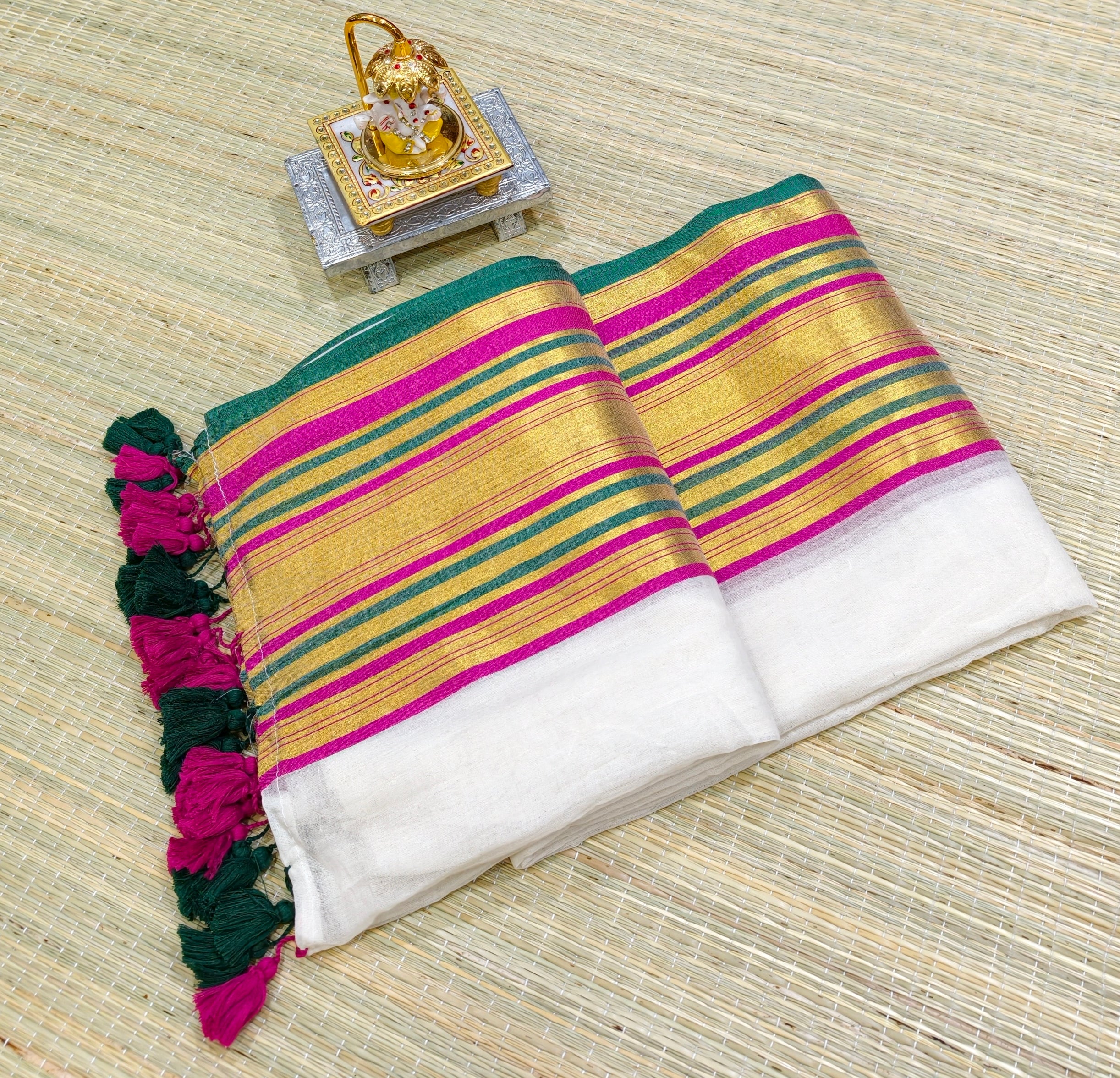 Premium mul cotton saree with zari border