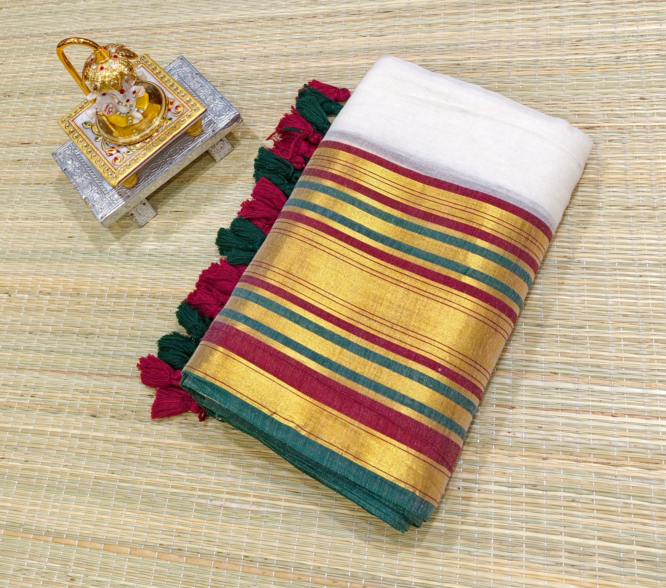 Premium mul cotton saree with zari border