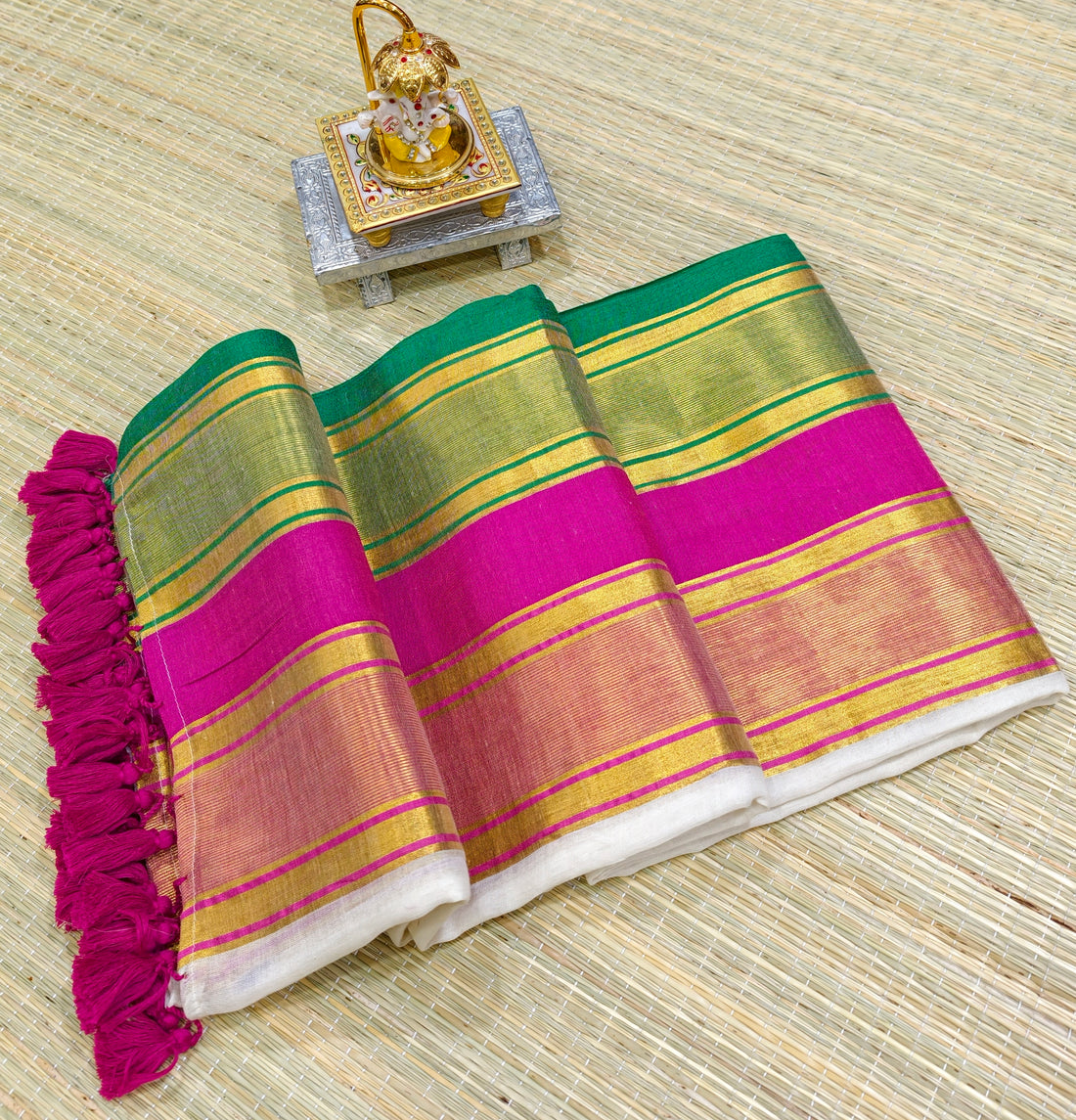 Premium mul cotton saree with zari border PMK17