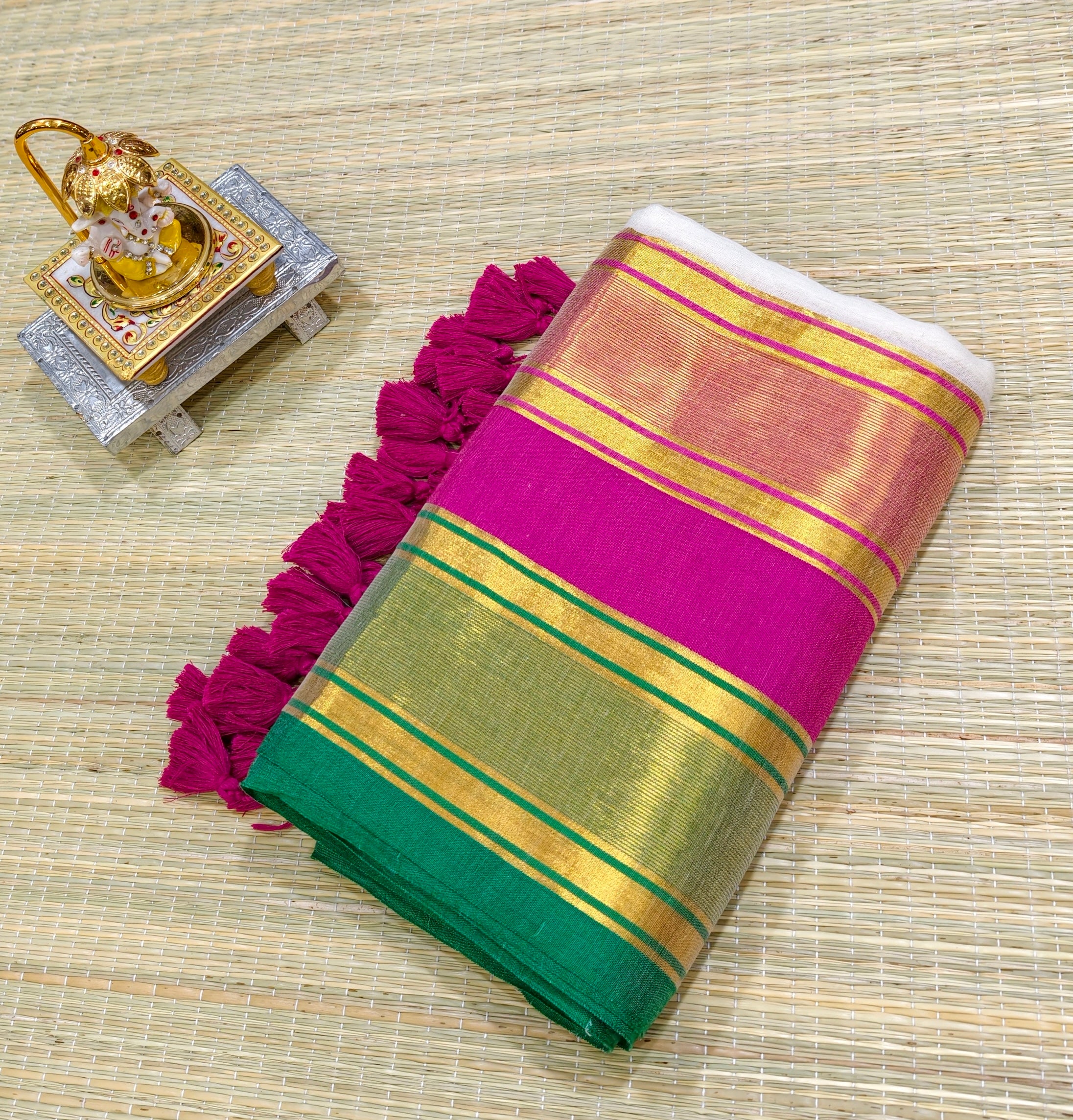 Premium mul cotton saree with zari border PMK17