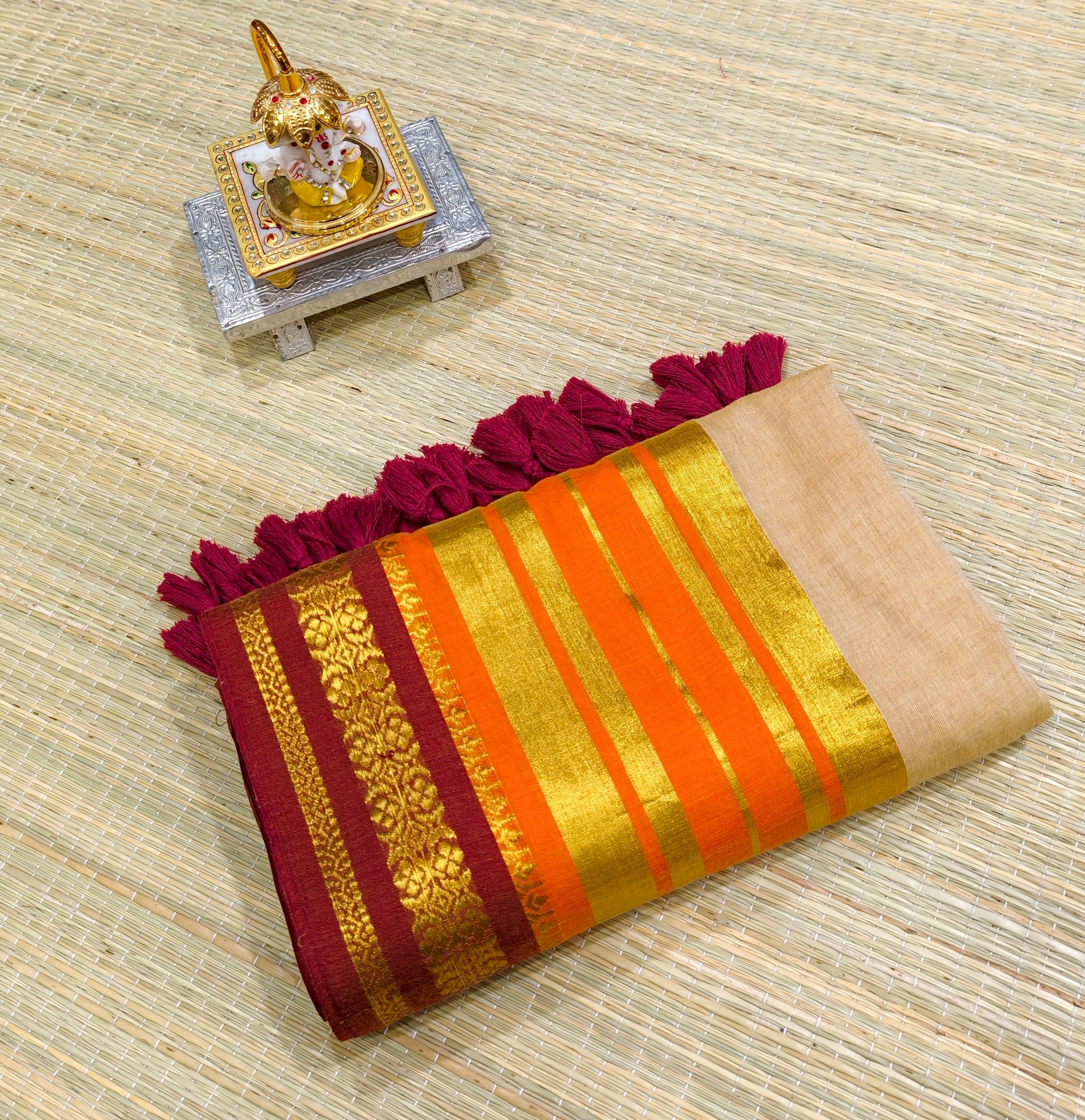 Premium mul cotton saree with big zari border PMK16