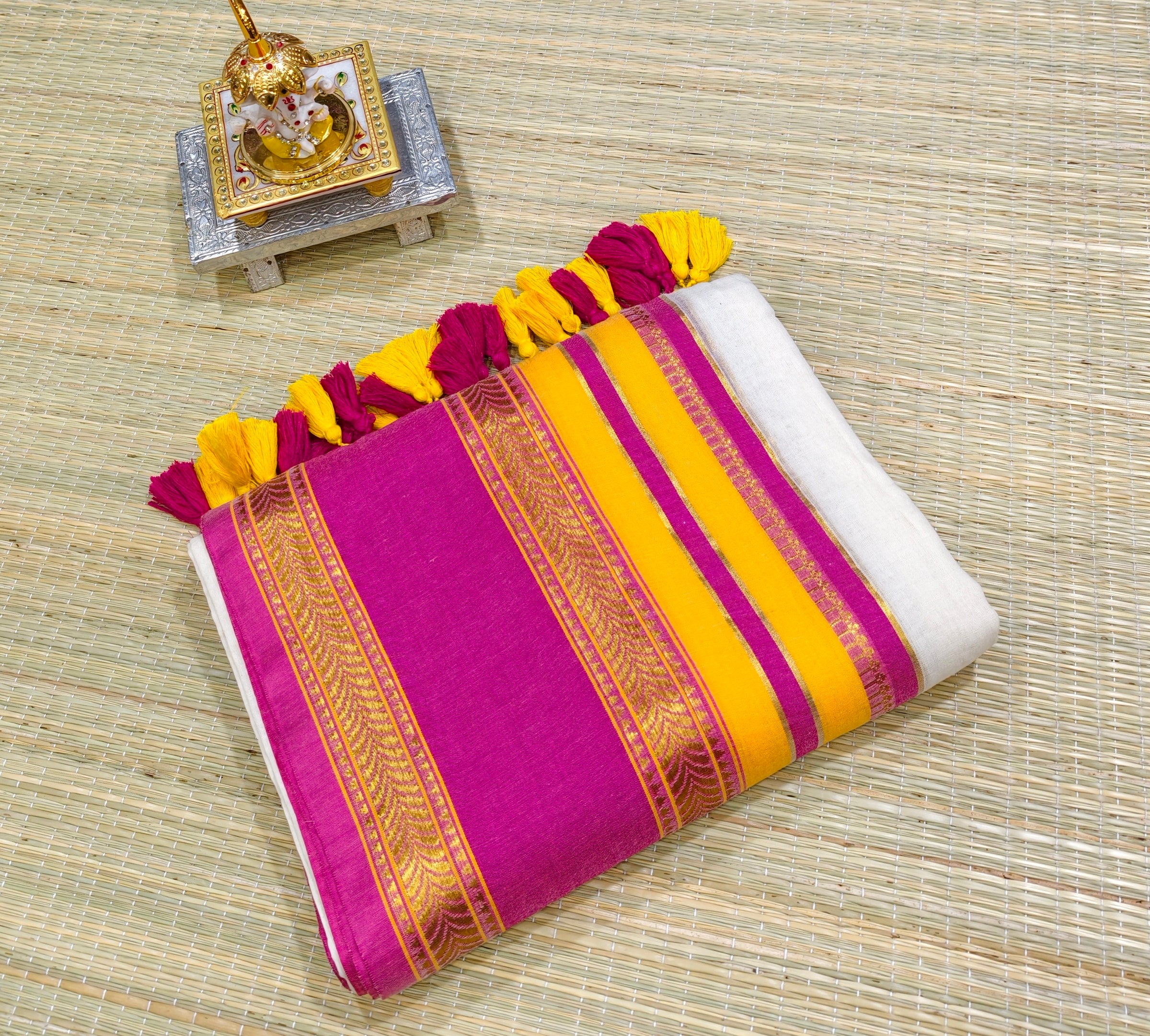 Premium mul cotton saree with zari border PMK04