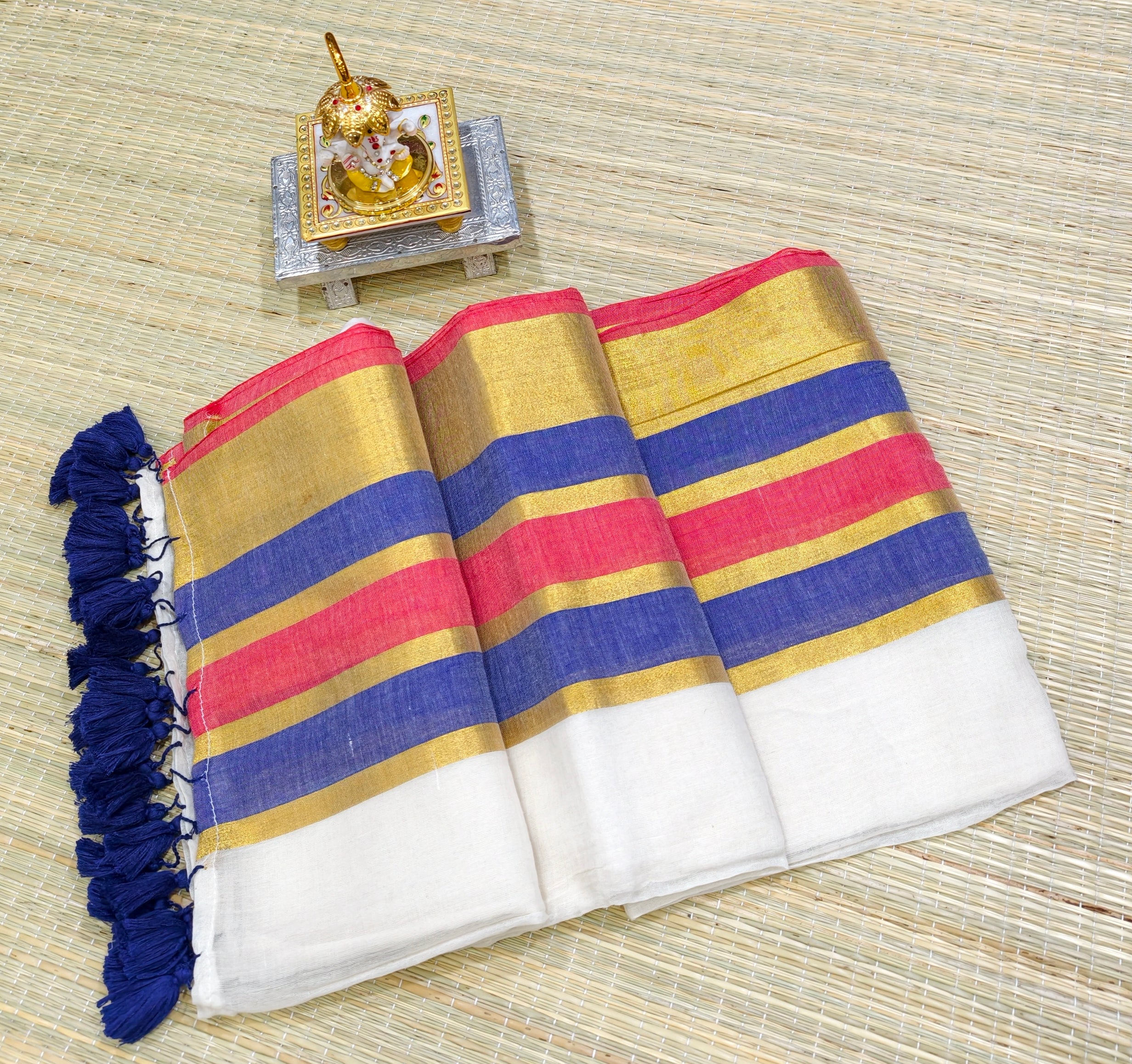 Premium Mul cotton saree with zari border PMK22