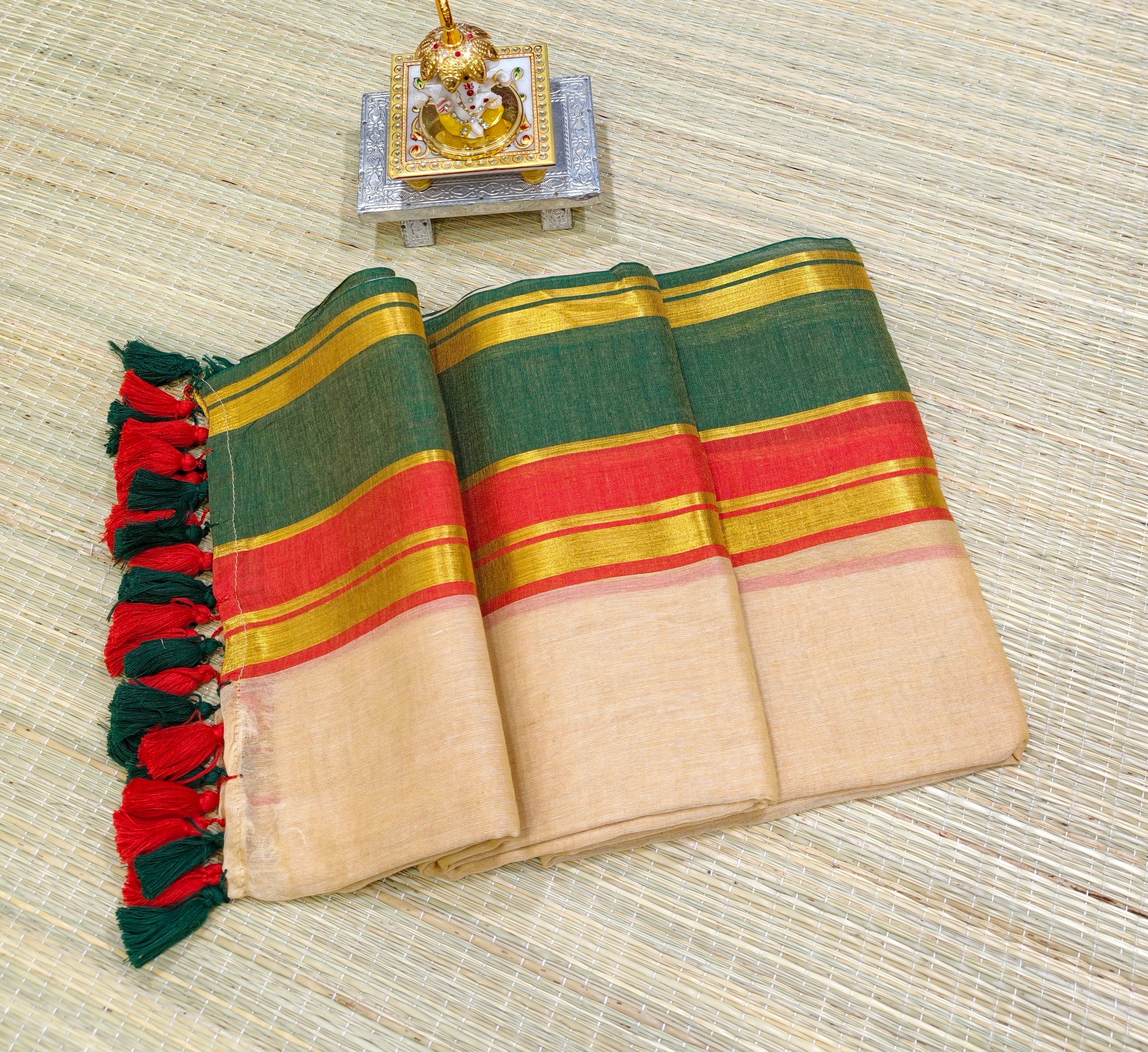 Premium Mul cotton saree with zari border PMK